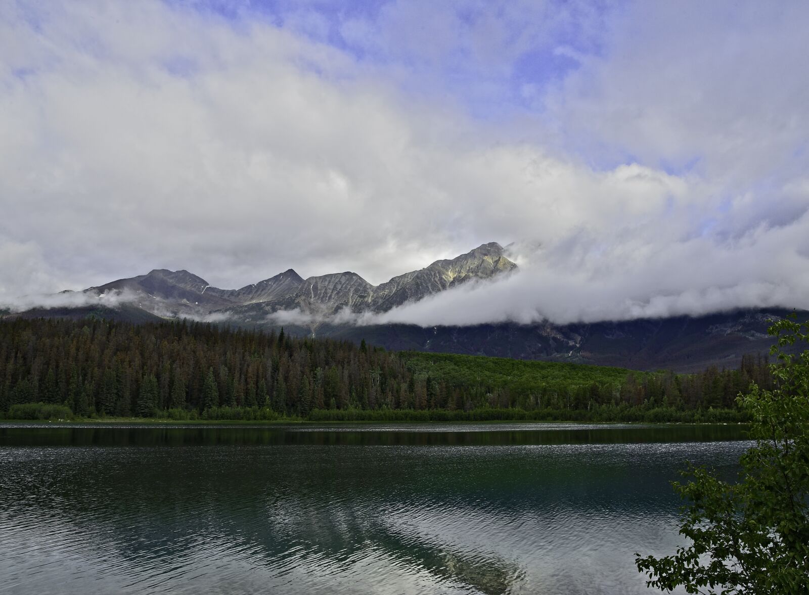 Sony FE 24-105mm F4 G OSS sample photo. Mountains, forest, lake photography
