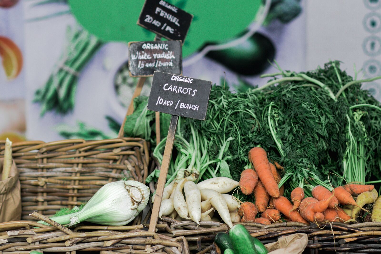 Canon EF 85mm F1.8 USM sample photo. Ripe market, carrots, price photography
