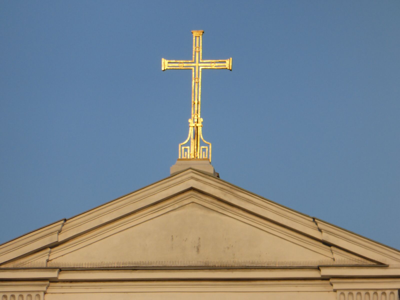 Panasonic Lumix DMC-ZS30 (Lumix DMC-TZ40) sample photo. Cross, church, faith photography
