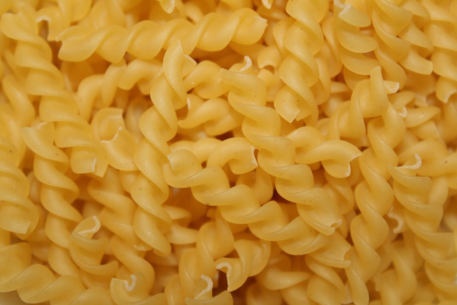 Canon EOS 1200D (EOS Rebel T5 / EOS Kiss X70 / EOS Hi) sample photo. Pasta, spiral, noodles photography