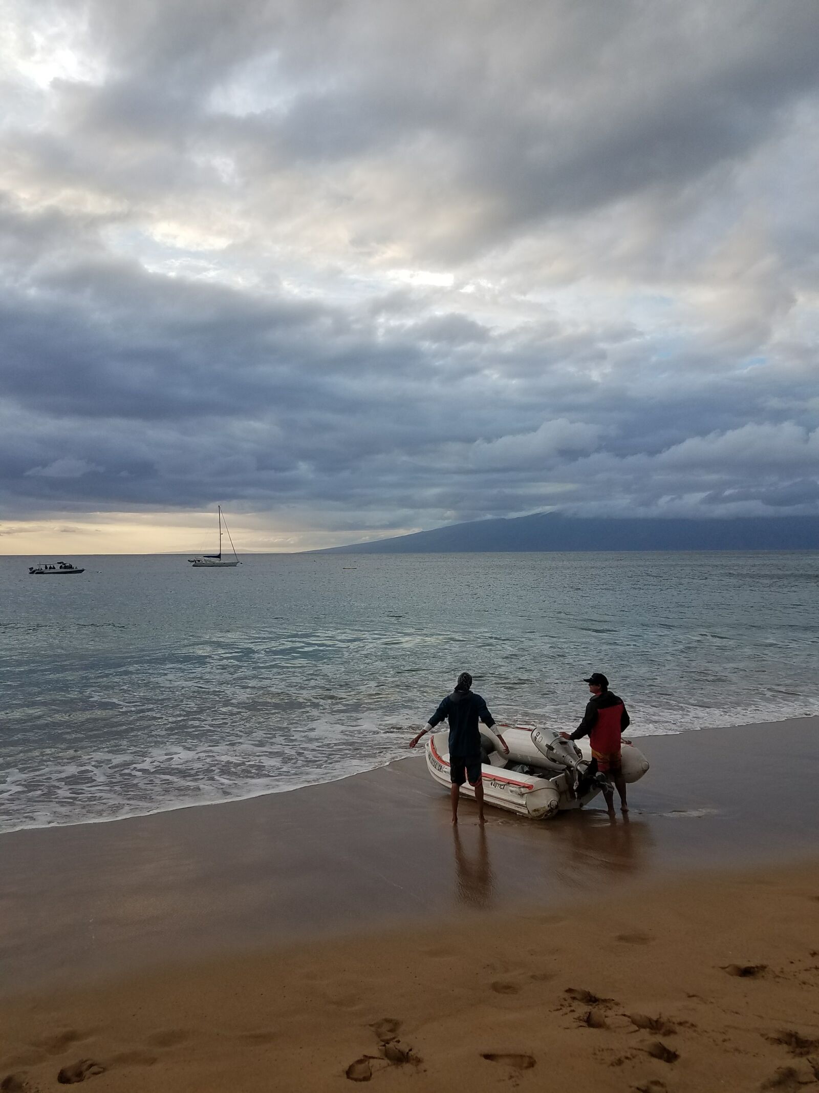 Samsung Galaxy S7 Edge sample photo. Beach, motor, boat, ocean photography
