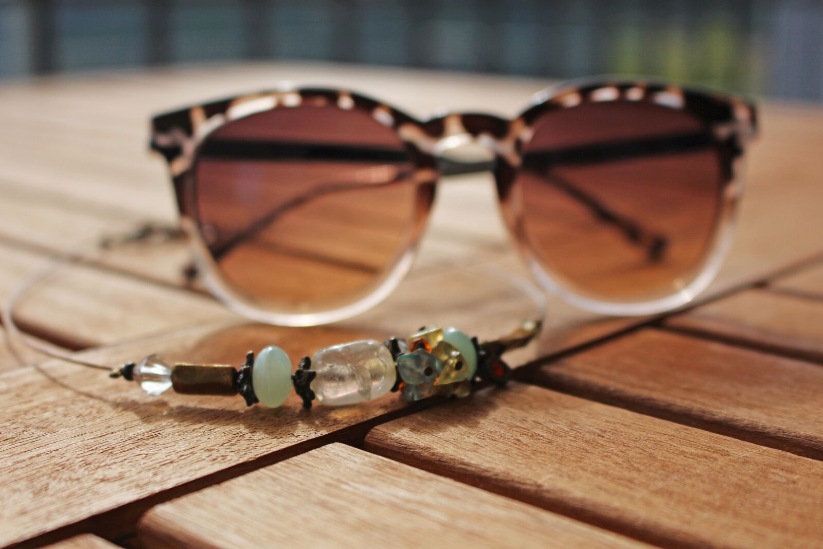 Canon EOS 700D (EOS Rebel T5i / EOS Kiss X7i) sample photo. Sunglasses, jewellery, accessories photography