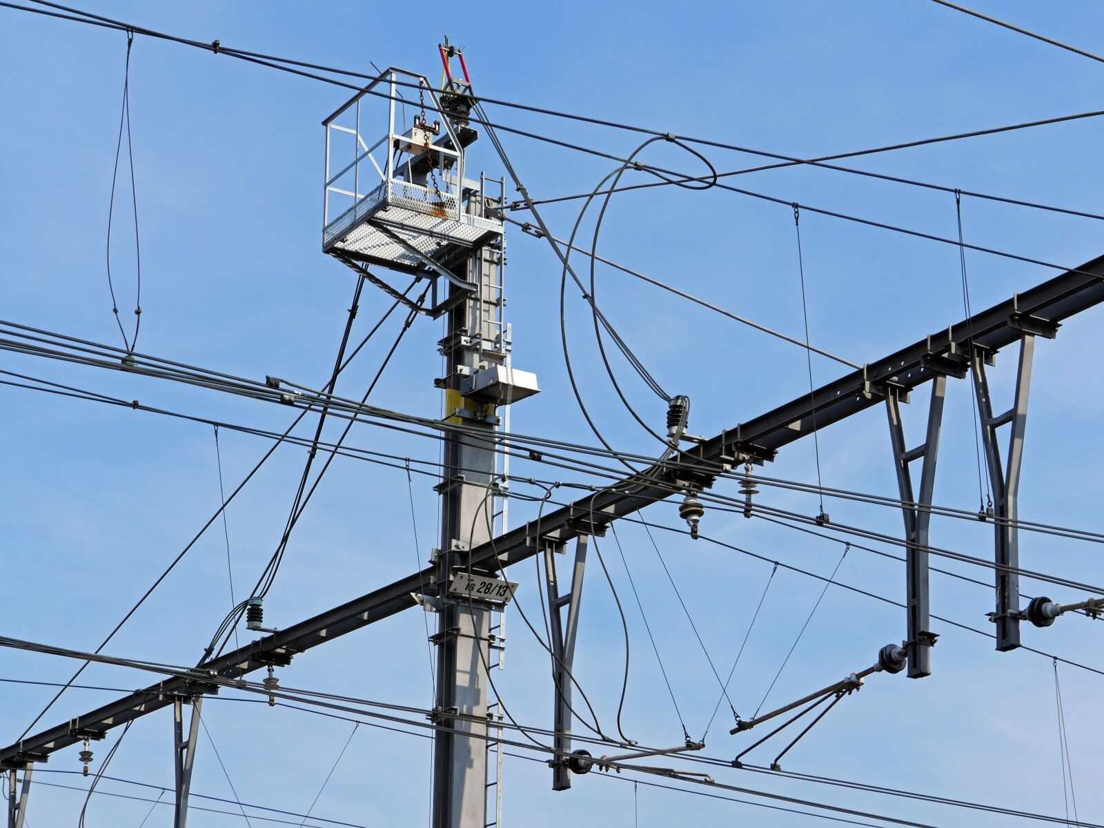Panasonic Lumix DMC-GX8 sample photo. Railway, catenary, power supply photography