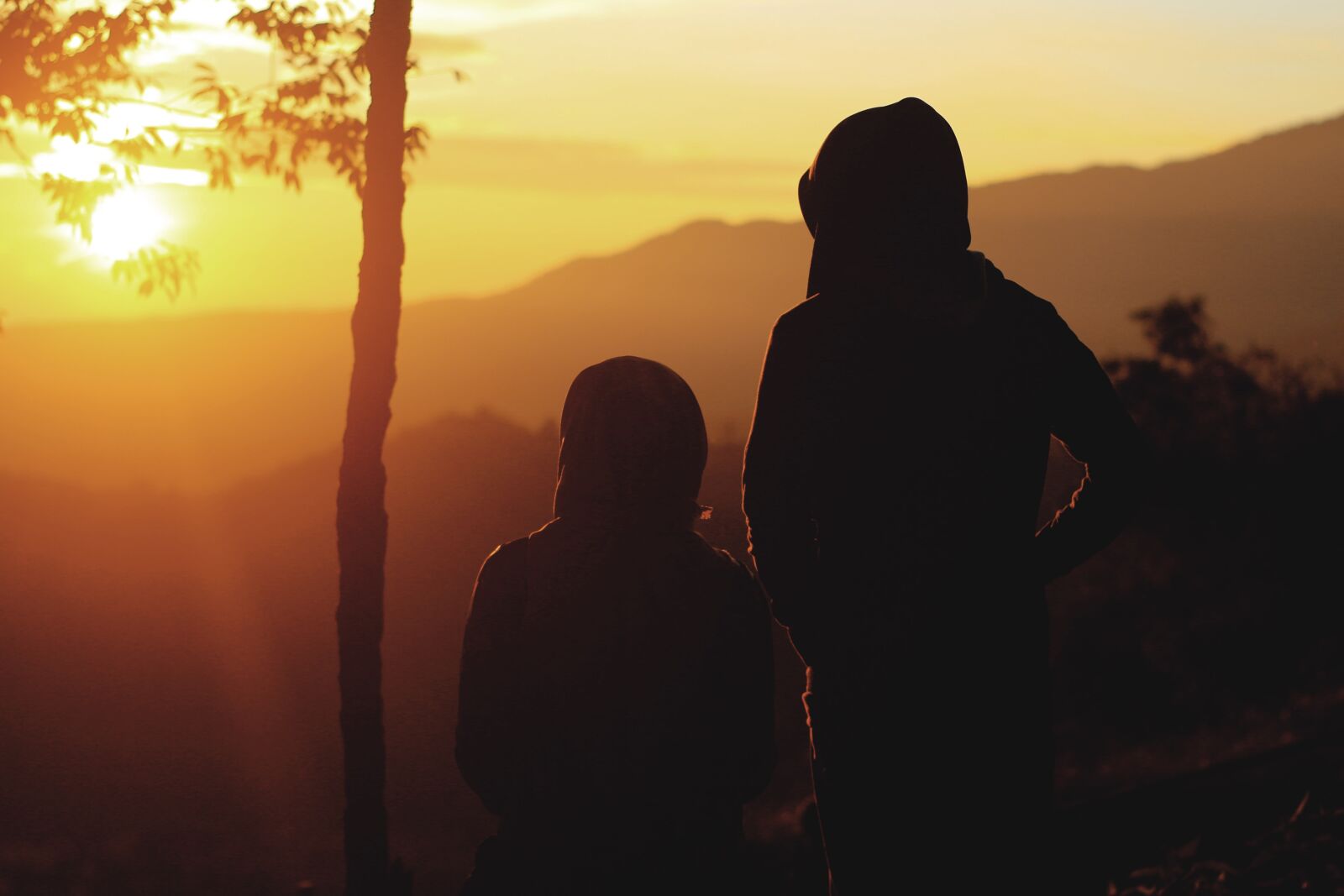 Canon EOS 650D (EOS Rebel T4i / EOS Kiss X6i) sample photo. Human, sunset, landscape photography