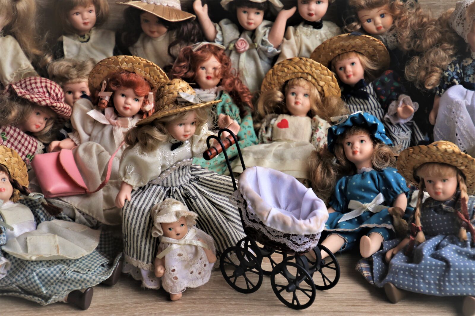 Canon EOS 80D sample photo. Stylish, dolls, nostalgia photography