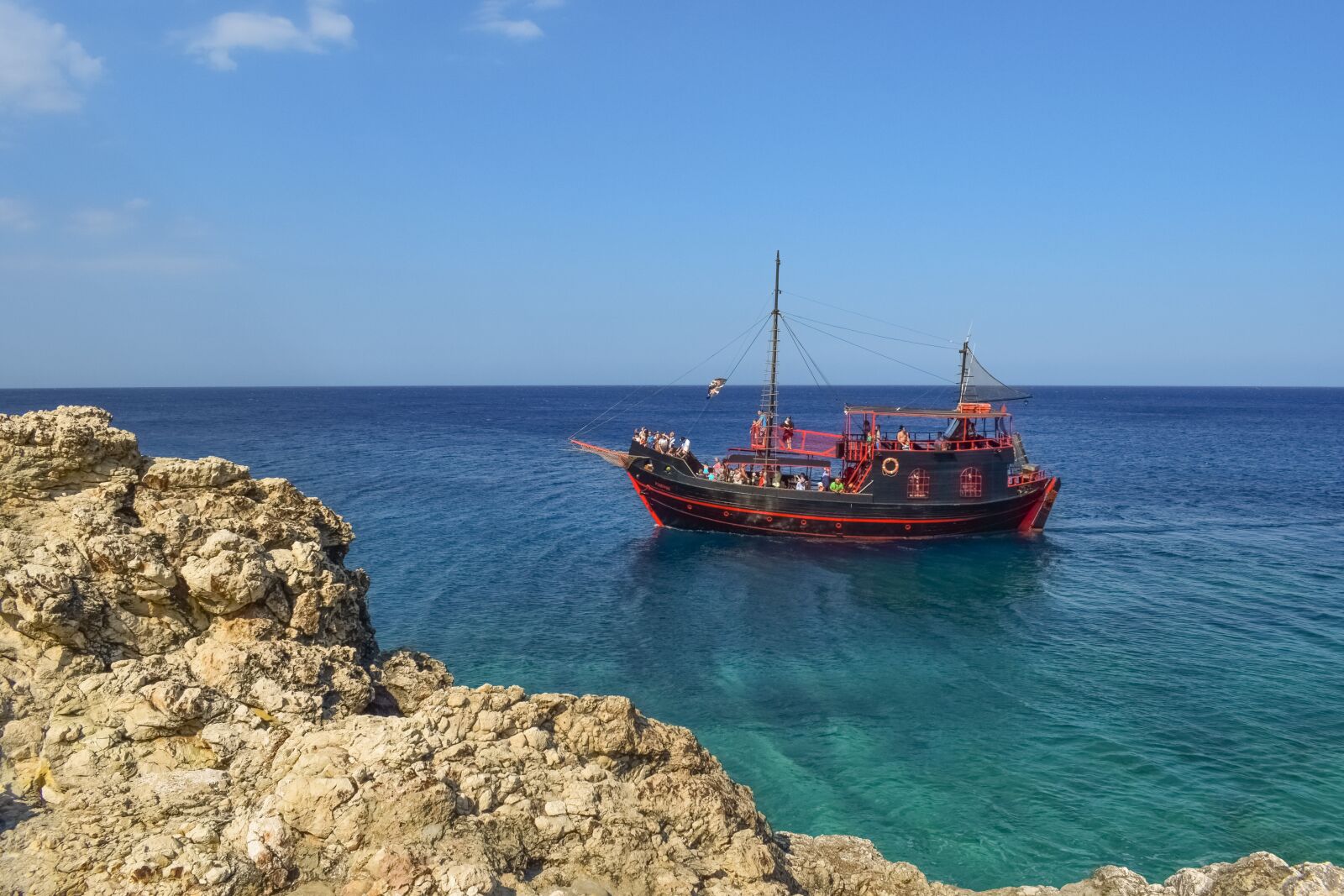 Nikon D3300 sample photo. Cruise boat, tourism, leisure photography
