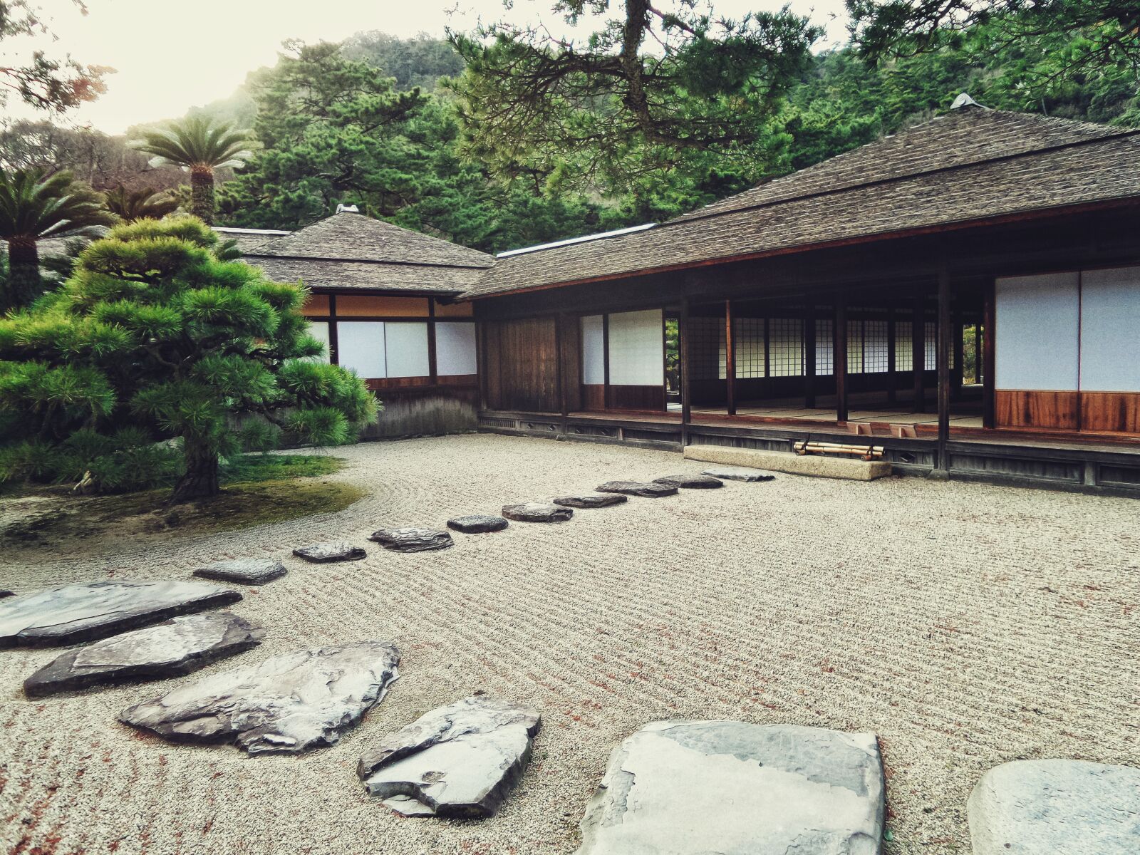 Samsung Galaxy K Zoom sample photo. Japanese, garden, stones photography