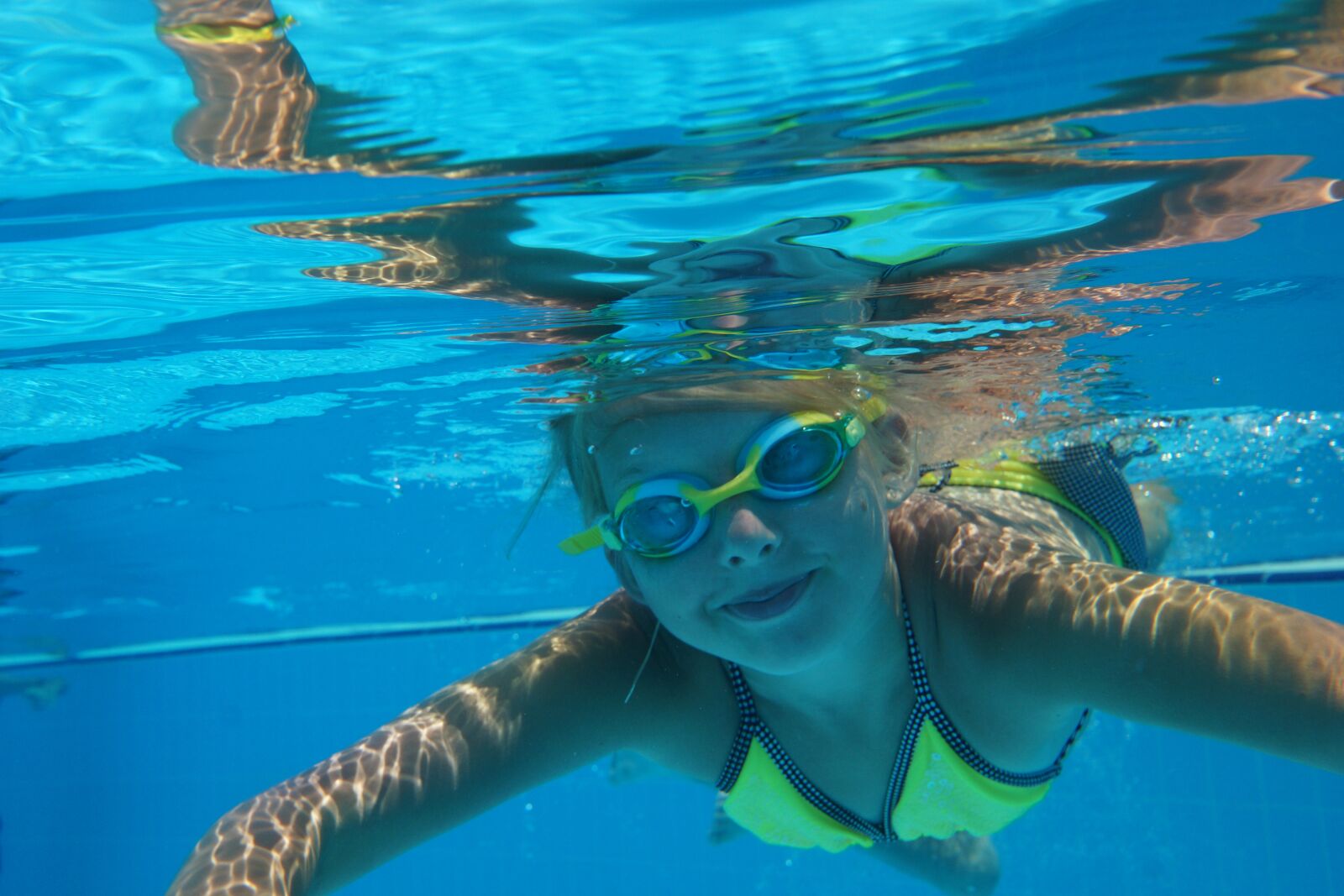 Sony SLT-A77 + Sony DT 16-50mm F2.8 SSM sample photo. Diving, summer, blue photography