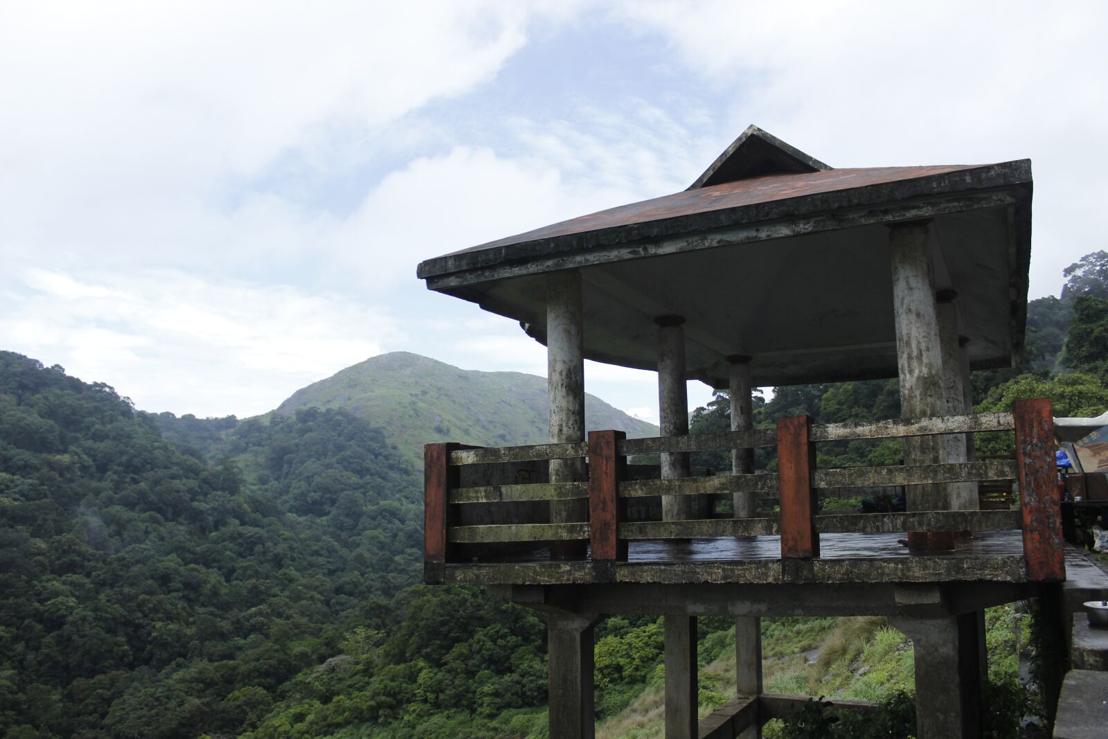 Canon EOS 600D (Rebel EOS T3i / EOS Kiss X5) sample photo. Viewpoint, forest, hill photography