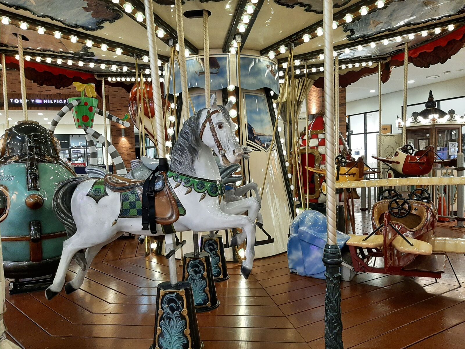 Samsung SM-A505F sample photo. Theme park, merry-go, merry-go-round photography
