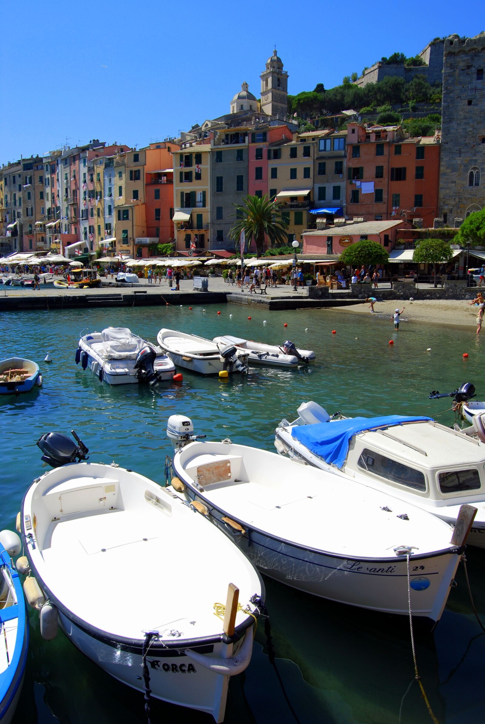 Nikon D60 sample photo. Boats, sea, houses photography