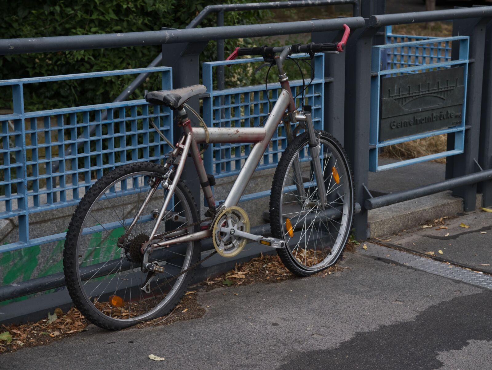 Pentax K-50 sample photo. Bike, forget, old photography