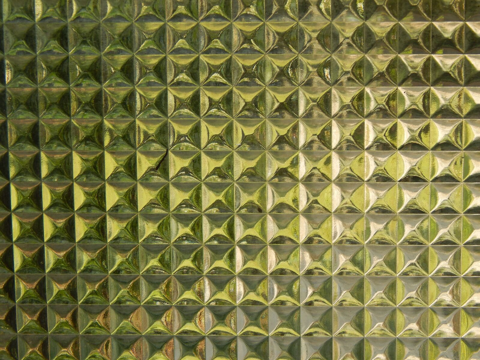 Nikon Coolpix L820 sample photo. Glass, wrought, grinding photography