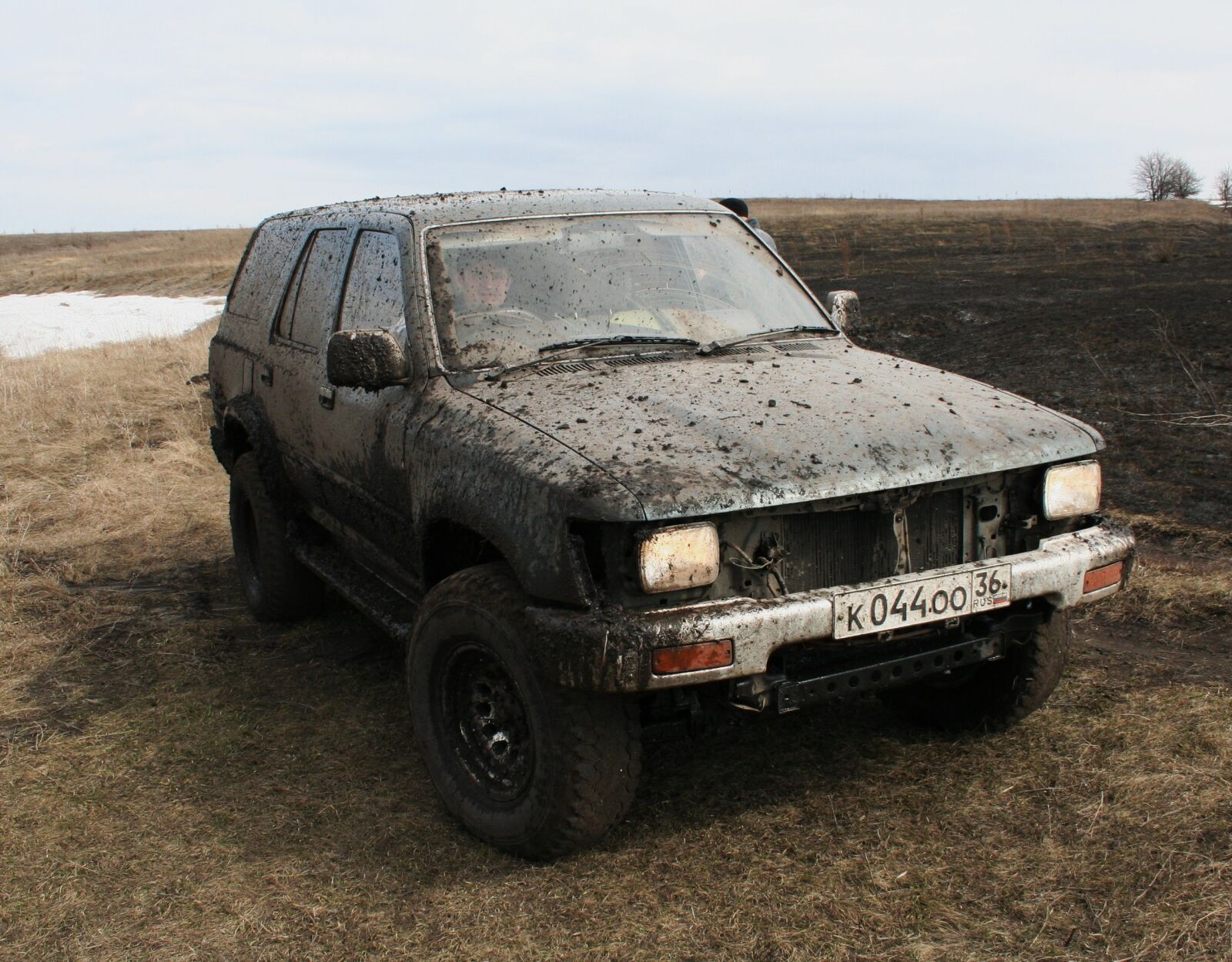 Canon EOS 350D (EOS Digital Rebel XT / EOS Kiss Digital N) sample photo. Dirt, russia, jeep photography