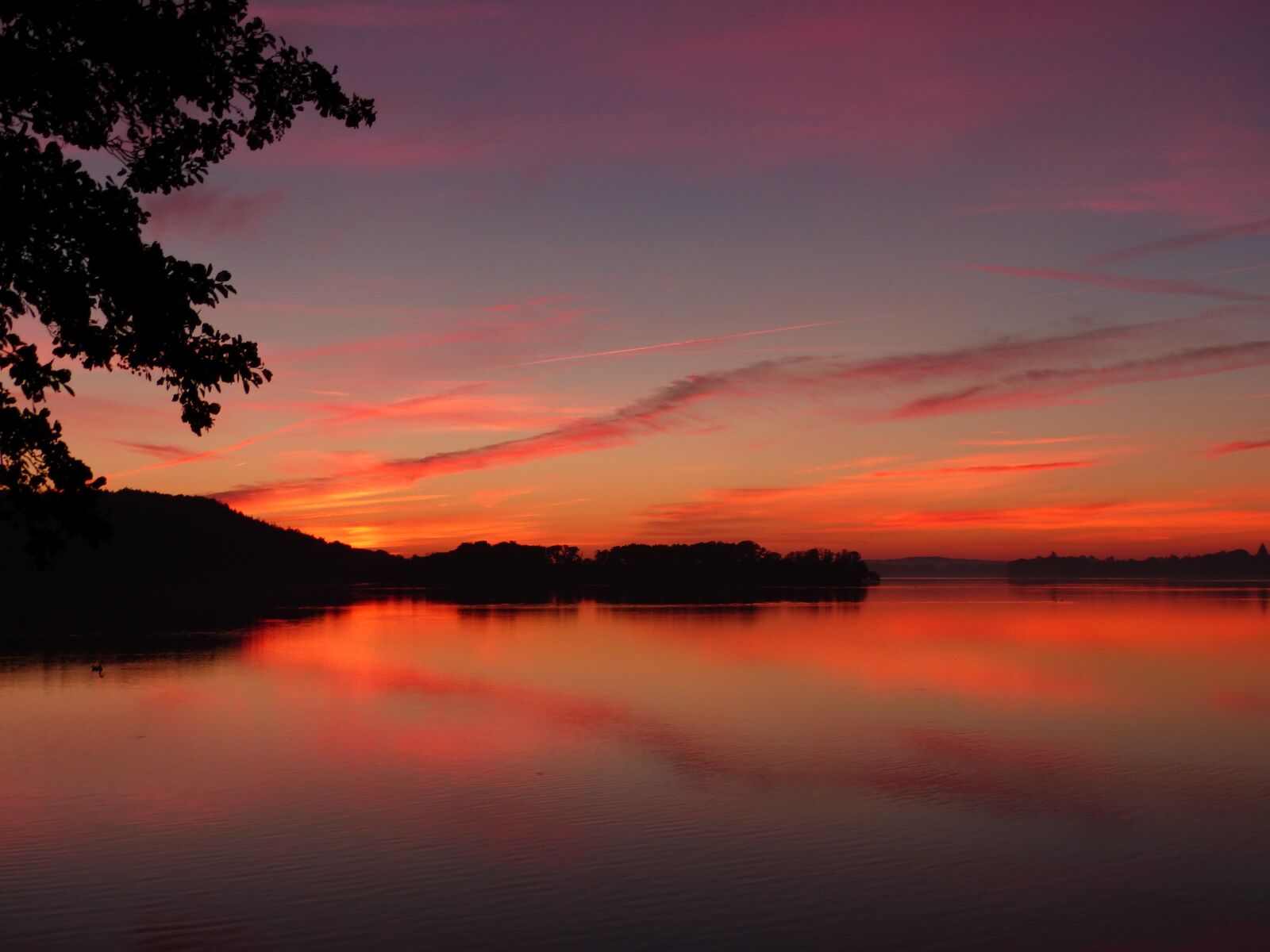Panasonic Lumix DMC-FZ200 sample photo. Sunset, lake, sun photography