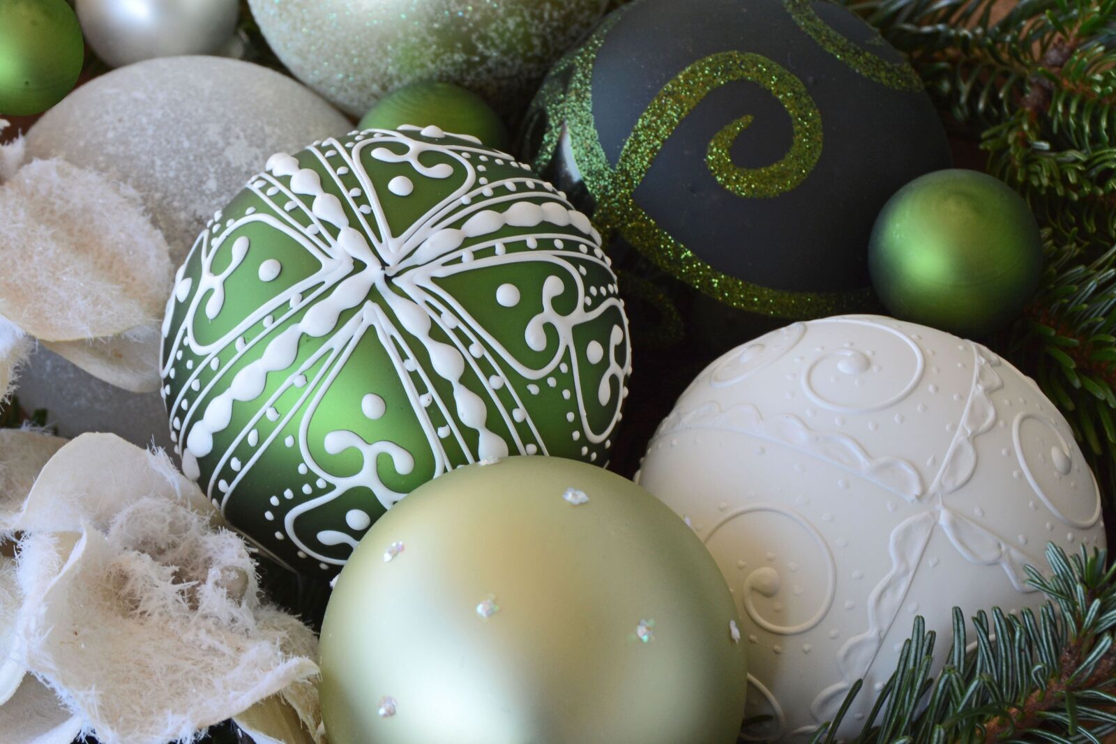 Nikon D7100 sample photo. Christmas balls, balls, christmas photography