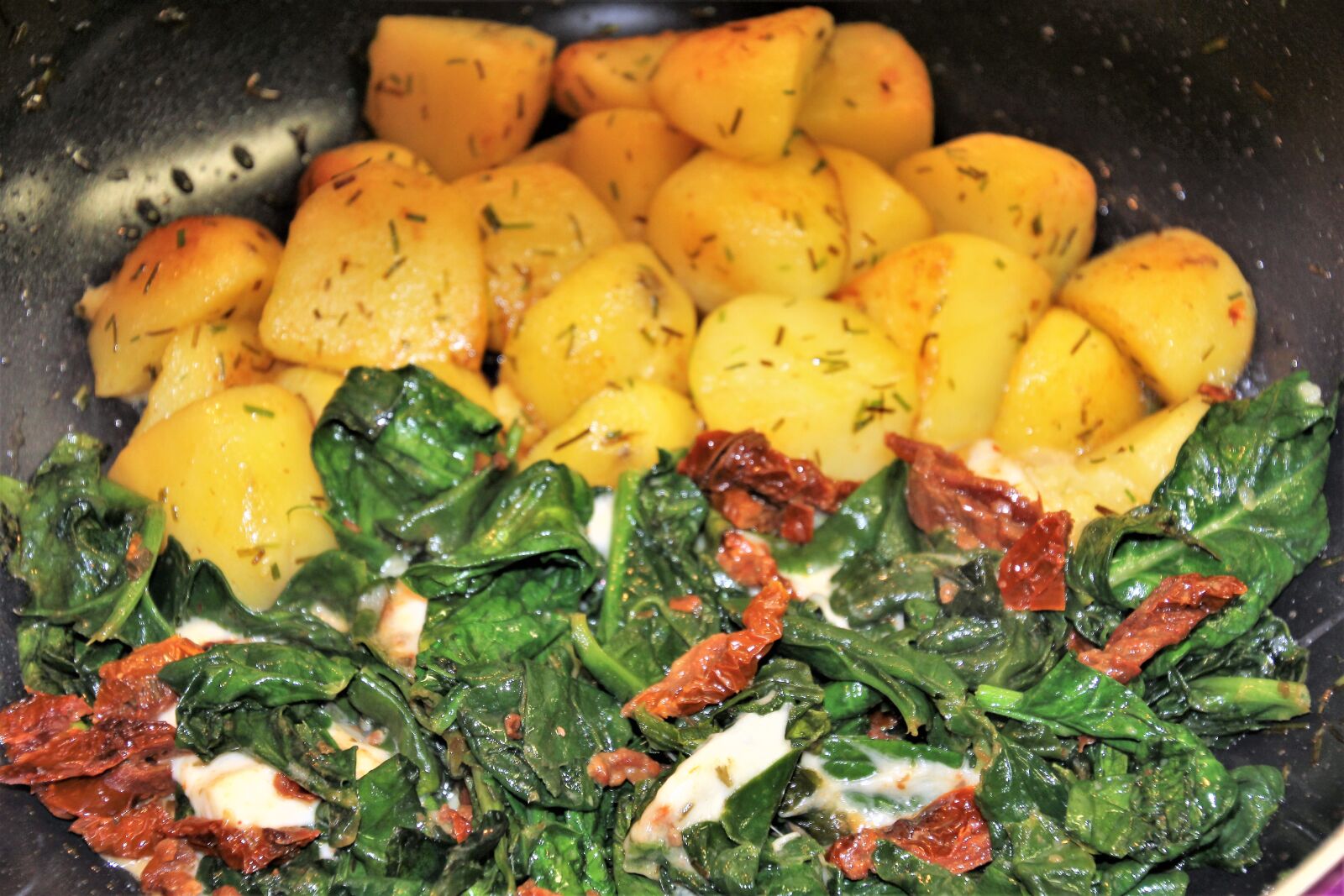Canon EOS 60D sample photo. Spinach, potato, vegetables photography