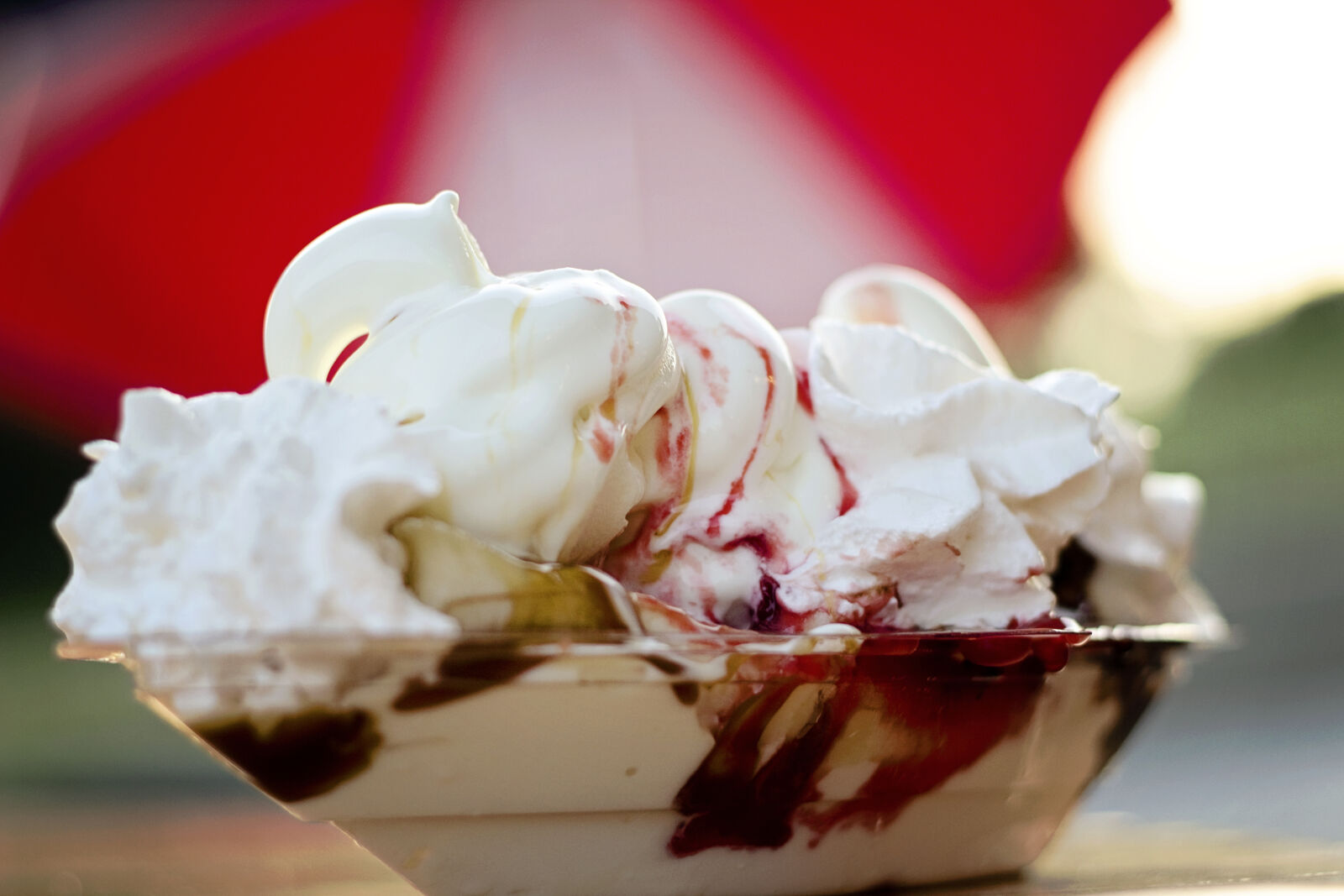 Canon EOS 600D (Rebel EOS T3i / EOS Kiss X5) sample photo. Candy, food, icecream, melting photography