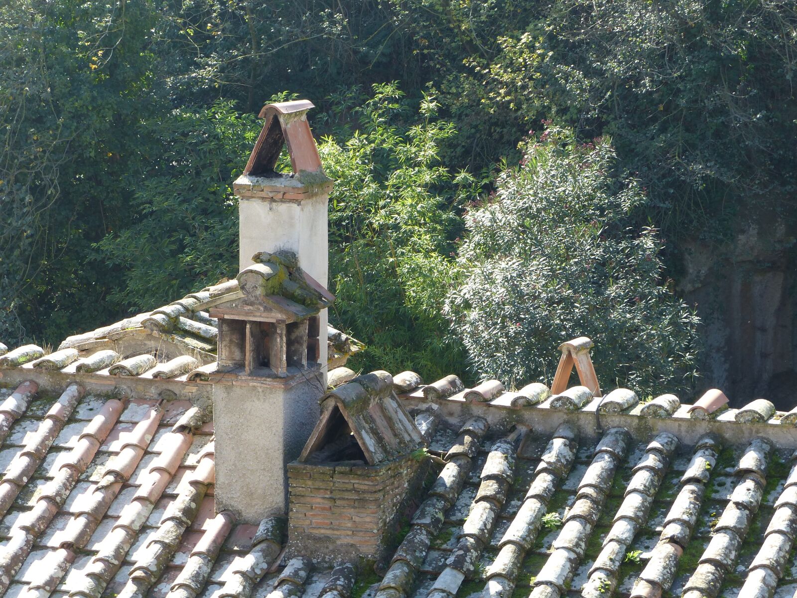 Panasonic Lumix DMC-FZ200 sample photo. Village, italy, fireplace photography