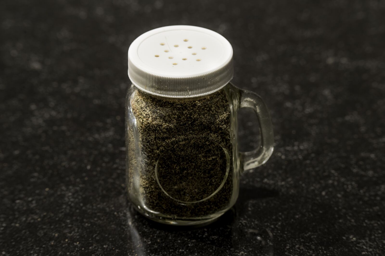 Nikon D810 sample photo. Pepper, shaker, spices photography