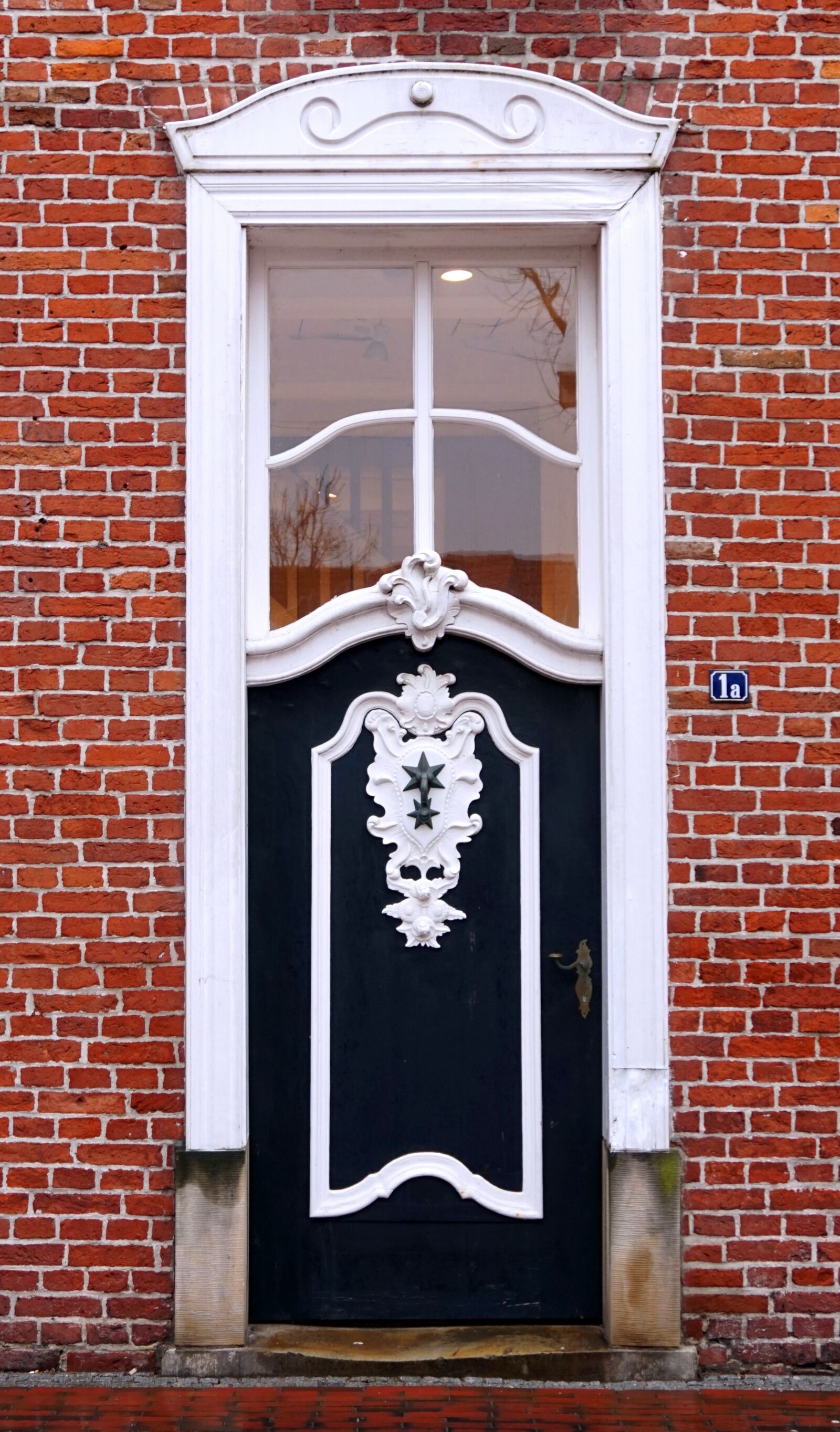 Sony Alpha a5000 (ILCE 5000) sample photo. Door, architecture, window photography