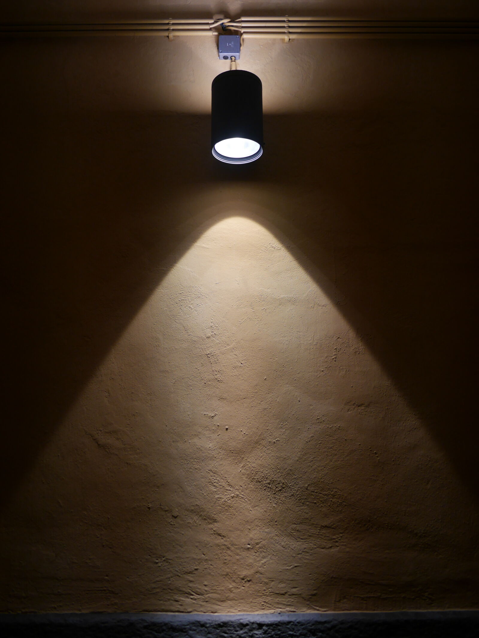 Panasonic Lumix DMC-GM5 sample photo. Street light photography