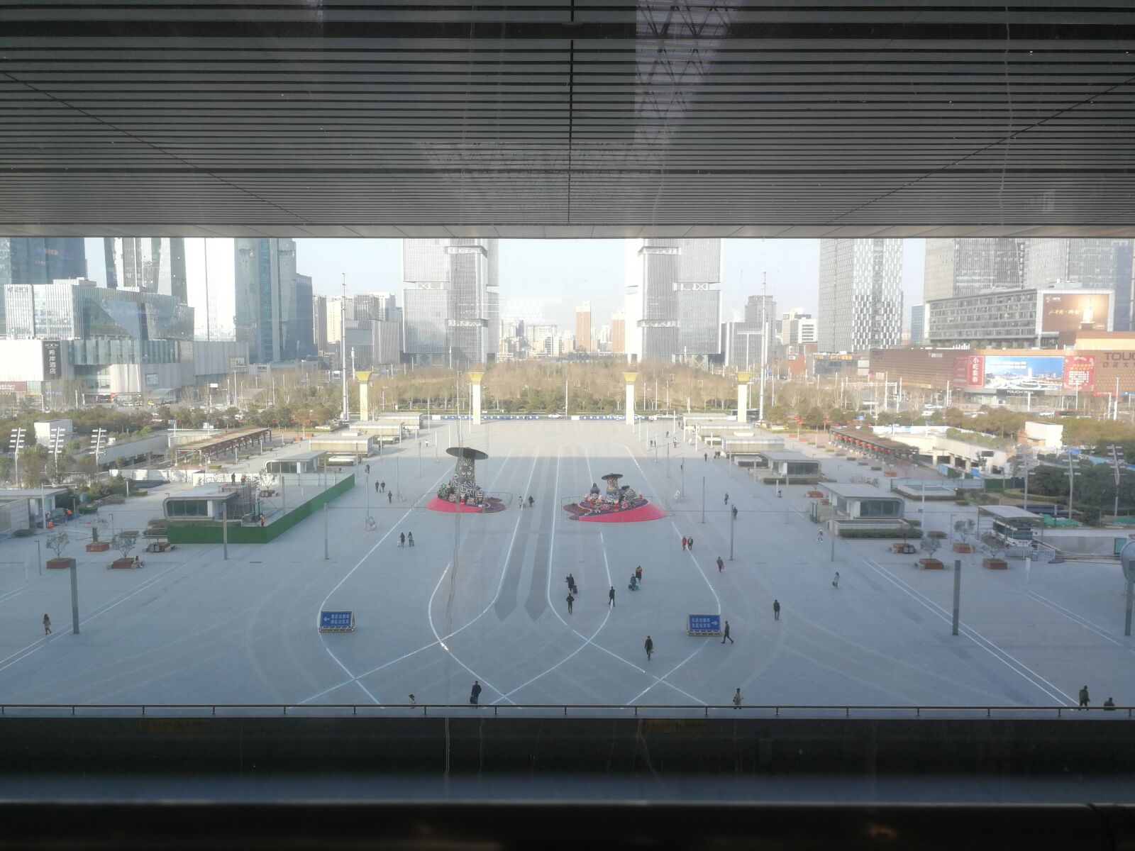 HUAWEI P10 sample photo. Train station, zhengzhou, chikage photography