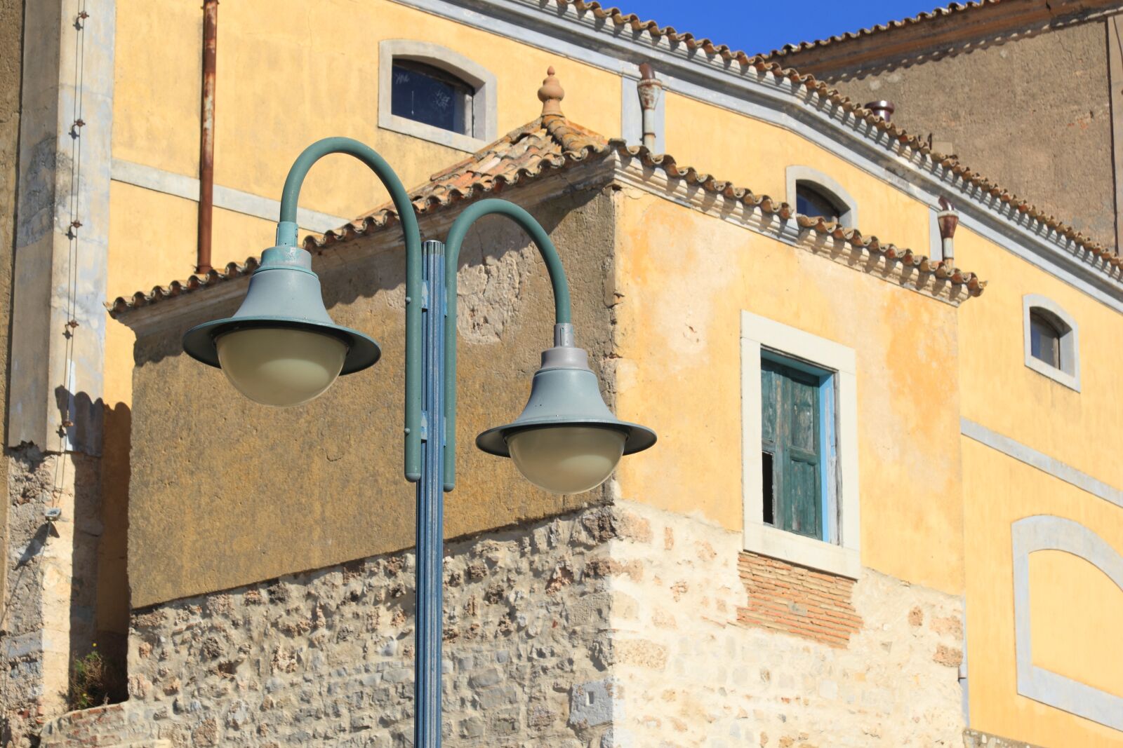 Canon EOS 550D (EOS Rebel T2i / EOS Kiss X4) sample photo. Portugal, faro, building photography