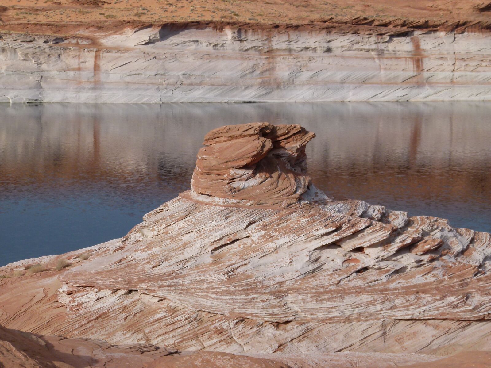 Panasonic Lumix DMC-FZ100 sample photo. Red rock, formation, reflection photography