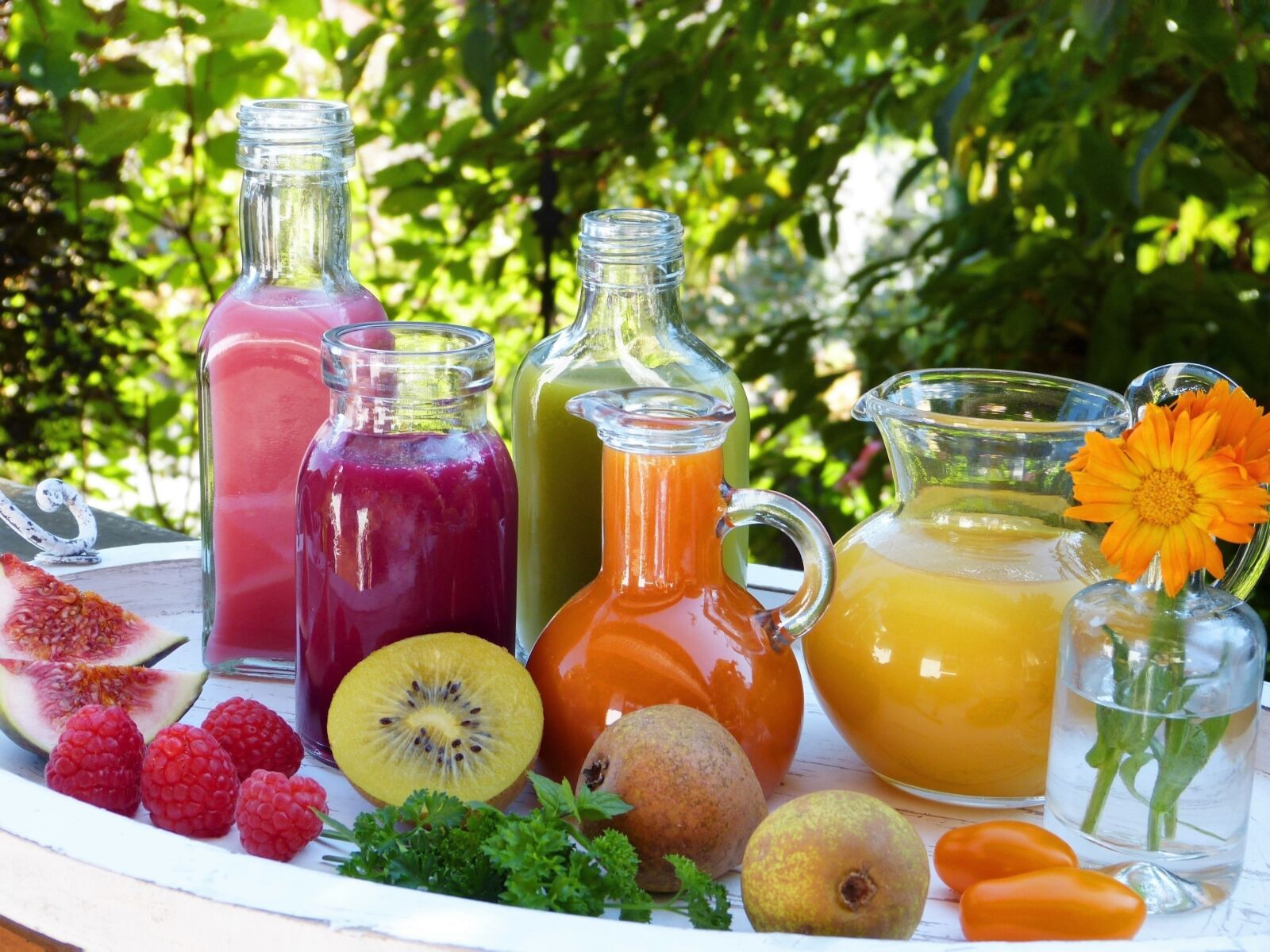 Panasonic Lumix DMC-FZ150 sample photo. Smoothies, juice, vegetable juice photography
