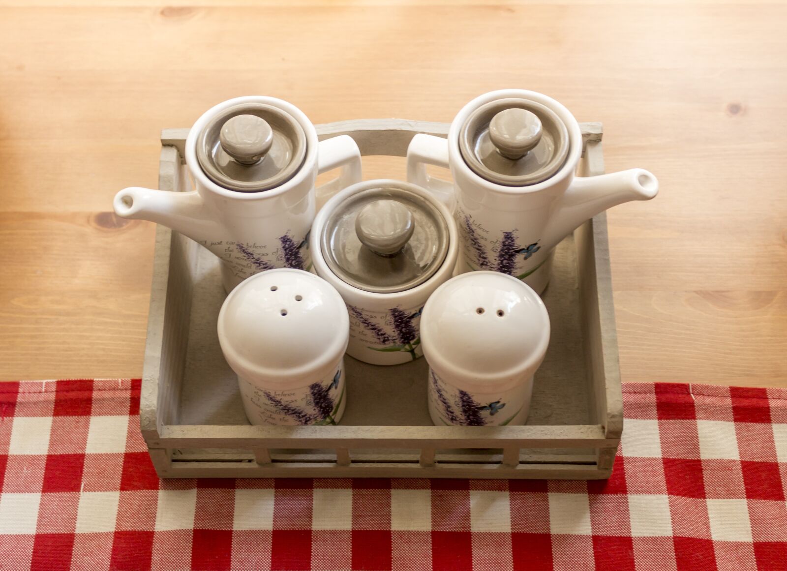 Canon EOS 700D (EOS Rebel T5i / EOS Kiss X7i) sample photo. Kitchen, cover, decoration photography