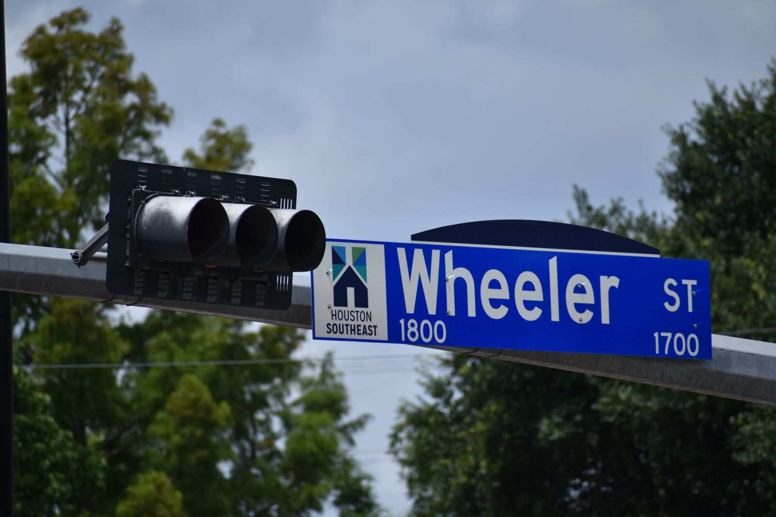 Nikon D3500 sample photo. Street signs, signal light photography