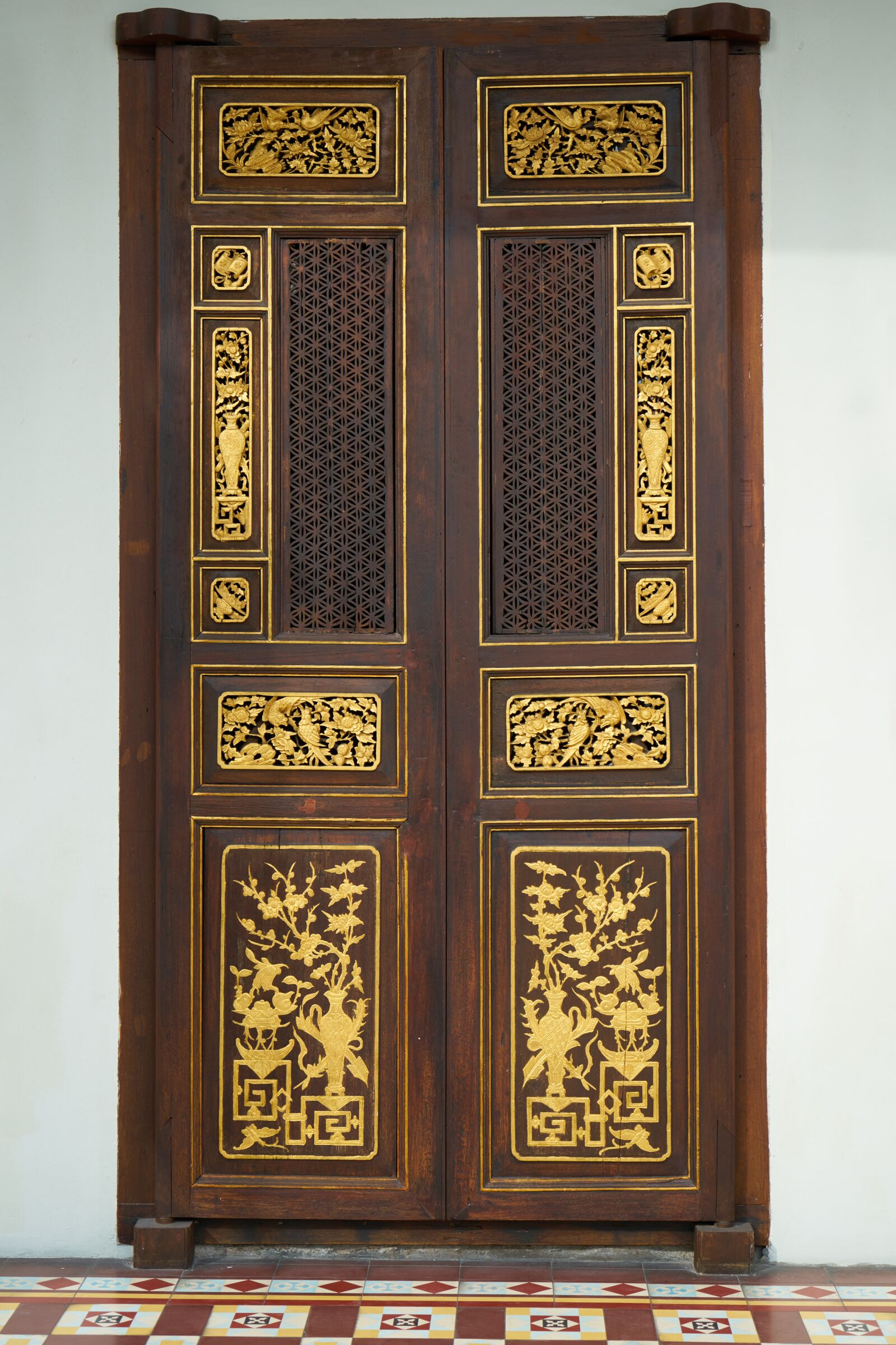 Sony a7R II sample photo. Door, old, detail photography
