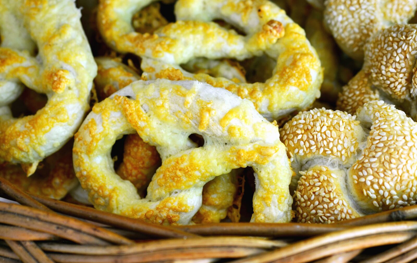 Nikon D5100 sample photo. Wicker basket,sesame, flour, food photography
