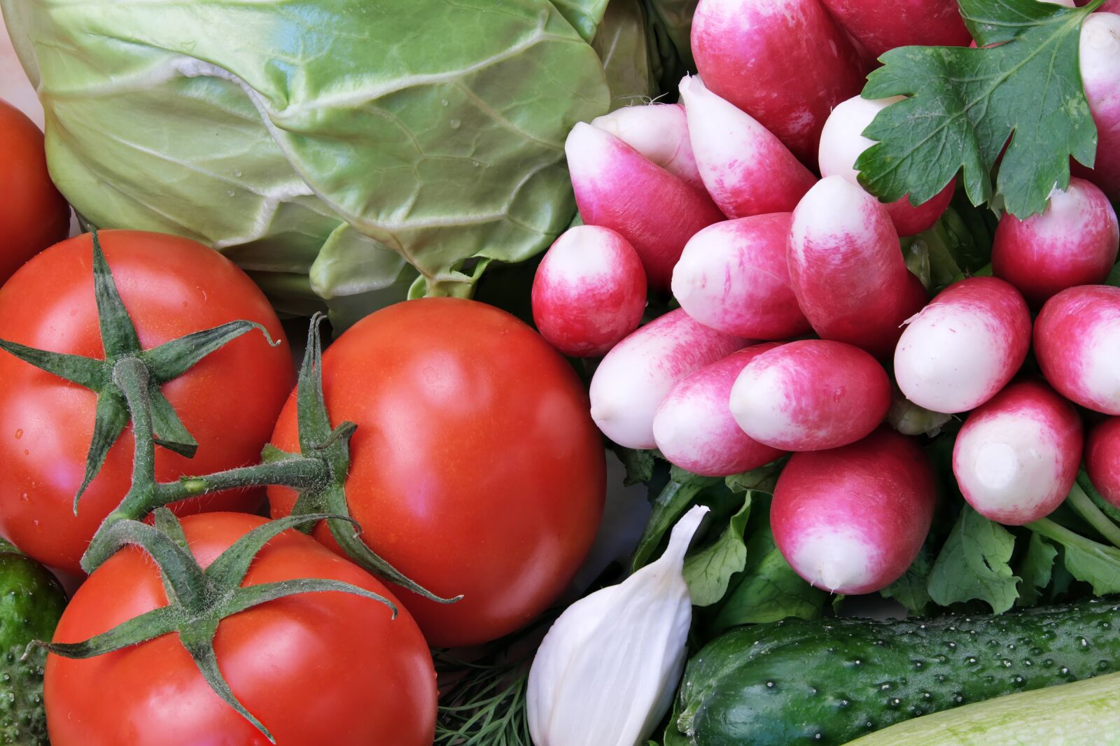 Fujifilm X-T3 sample photo. Vegetables, radishes, tomato photography