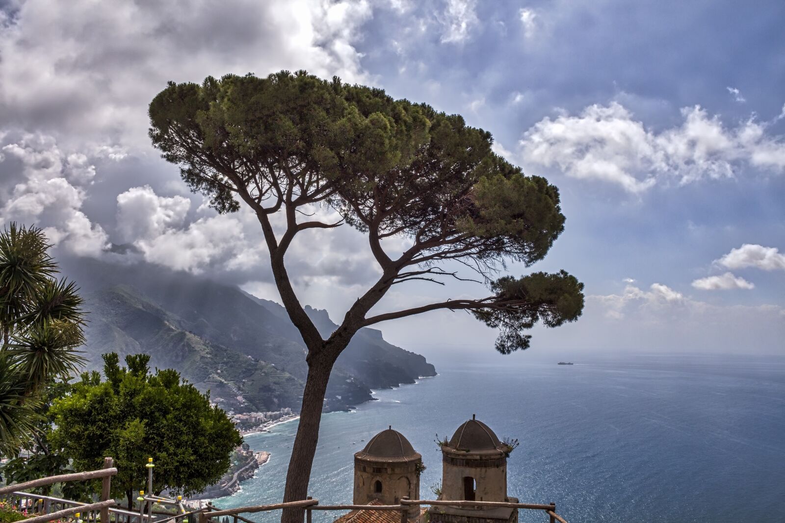 Canon EOS 650D (EOS Rebel T4i / EOS Kiss X6i) sample photo. Ravello, italy, tree photography