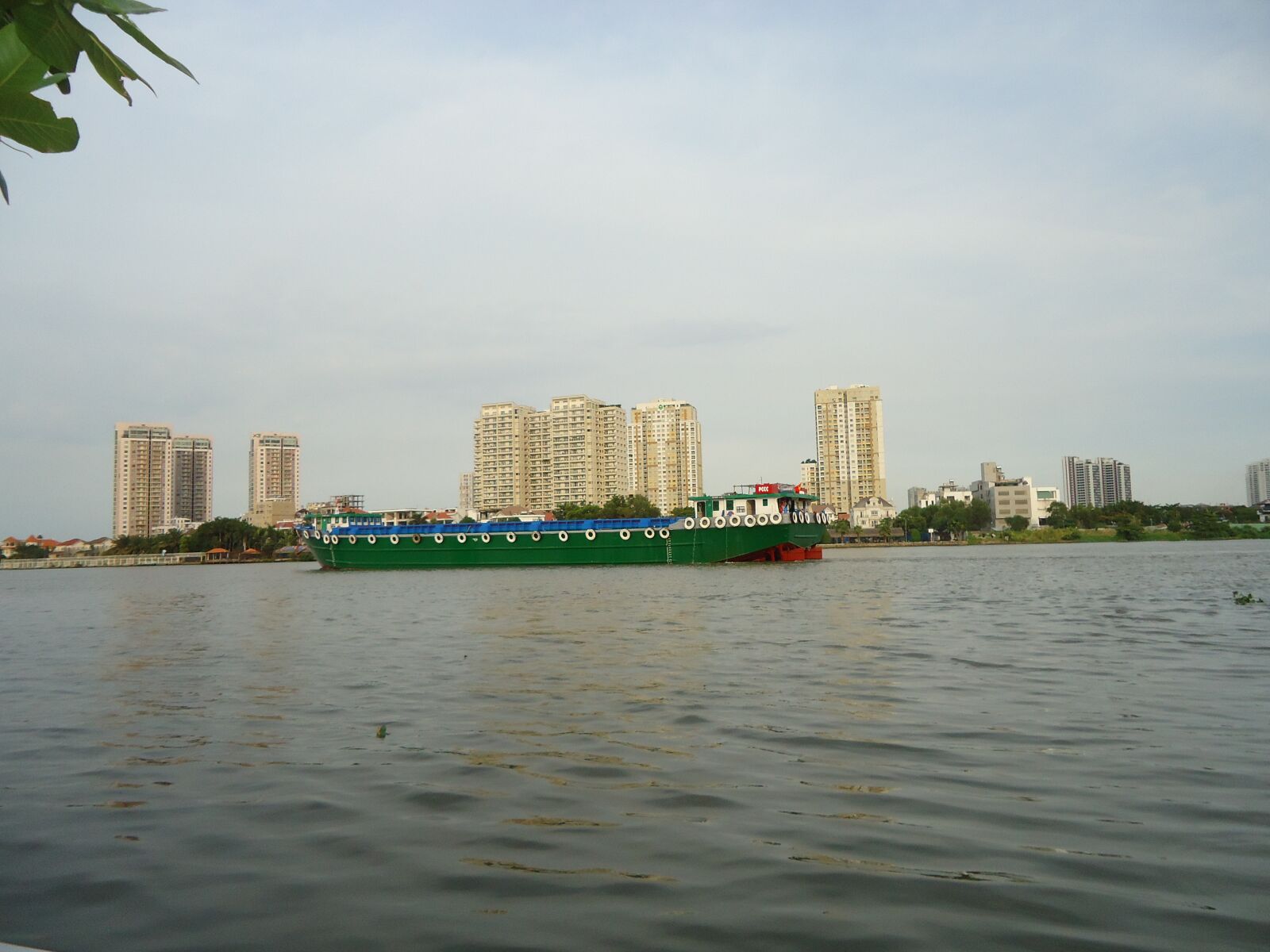 Sony Cyber-shot DSC-W530 sample photo. Scenery, saigon river, located photography