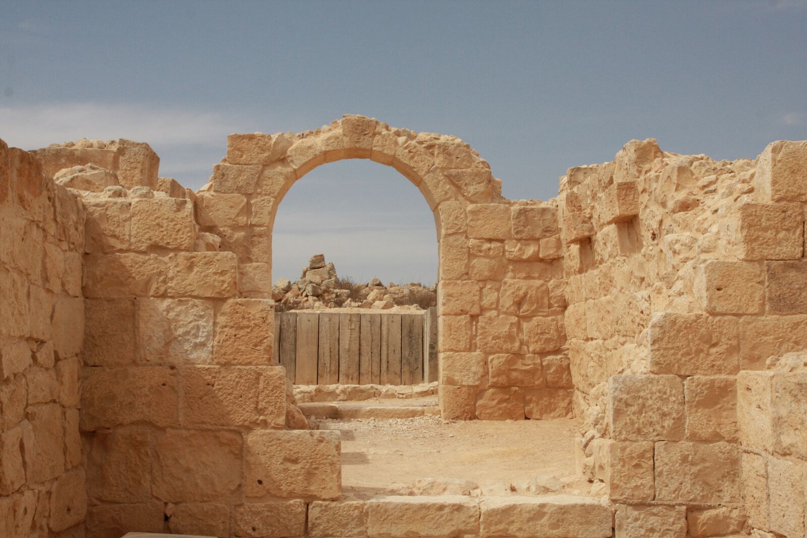 Canon EOS 40D sample photo. Israel, avdat, gate photography