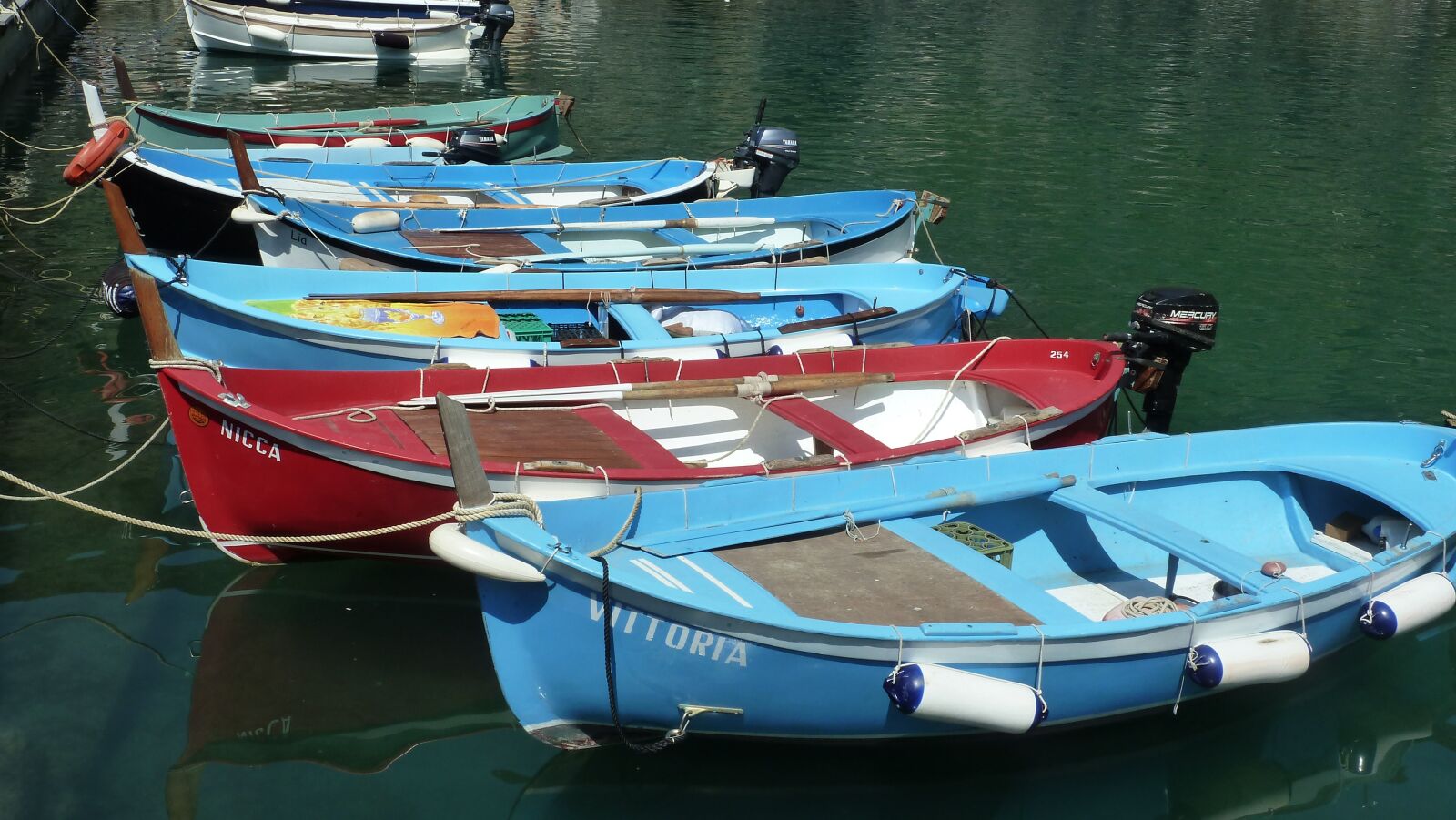 Panasonic Lumix DMC-ZS5 (Lumix DMC-TZ8) sample photo. Boats, cinqueterre, liguria photography