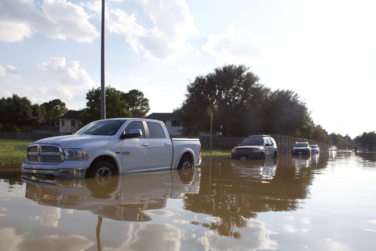 Canon EOS 1200D (EOS Rebel T5 / EOS Kiss X70 / EOS Hi) sample photo. Hurricane harvey, car, water photography