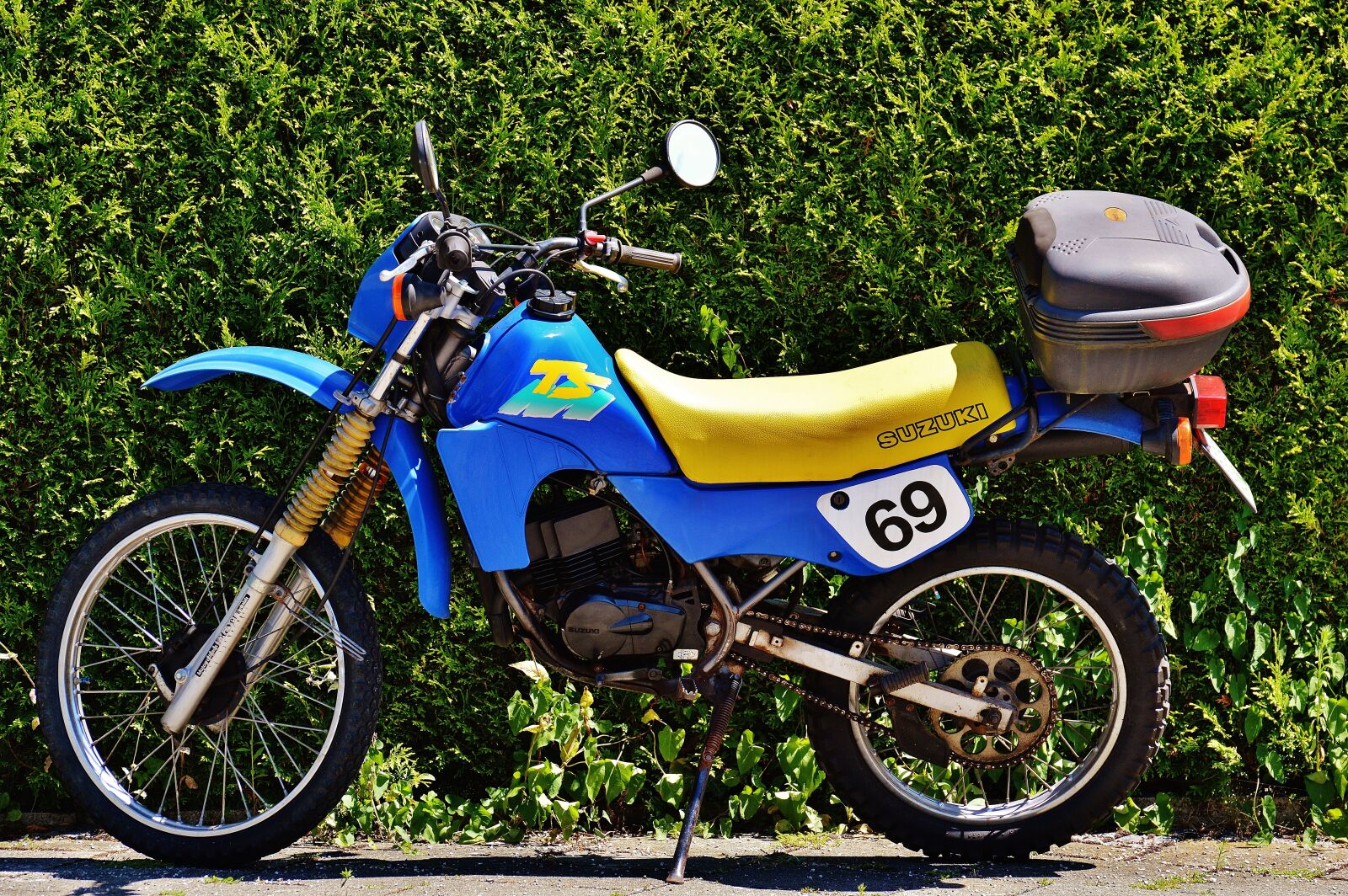 Nikon D3200 sample photo. Moped, enduro, suzuki photography