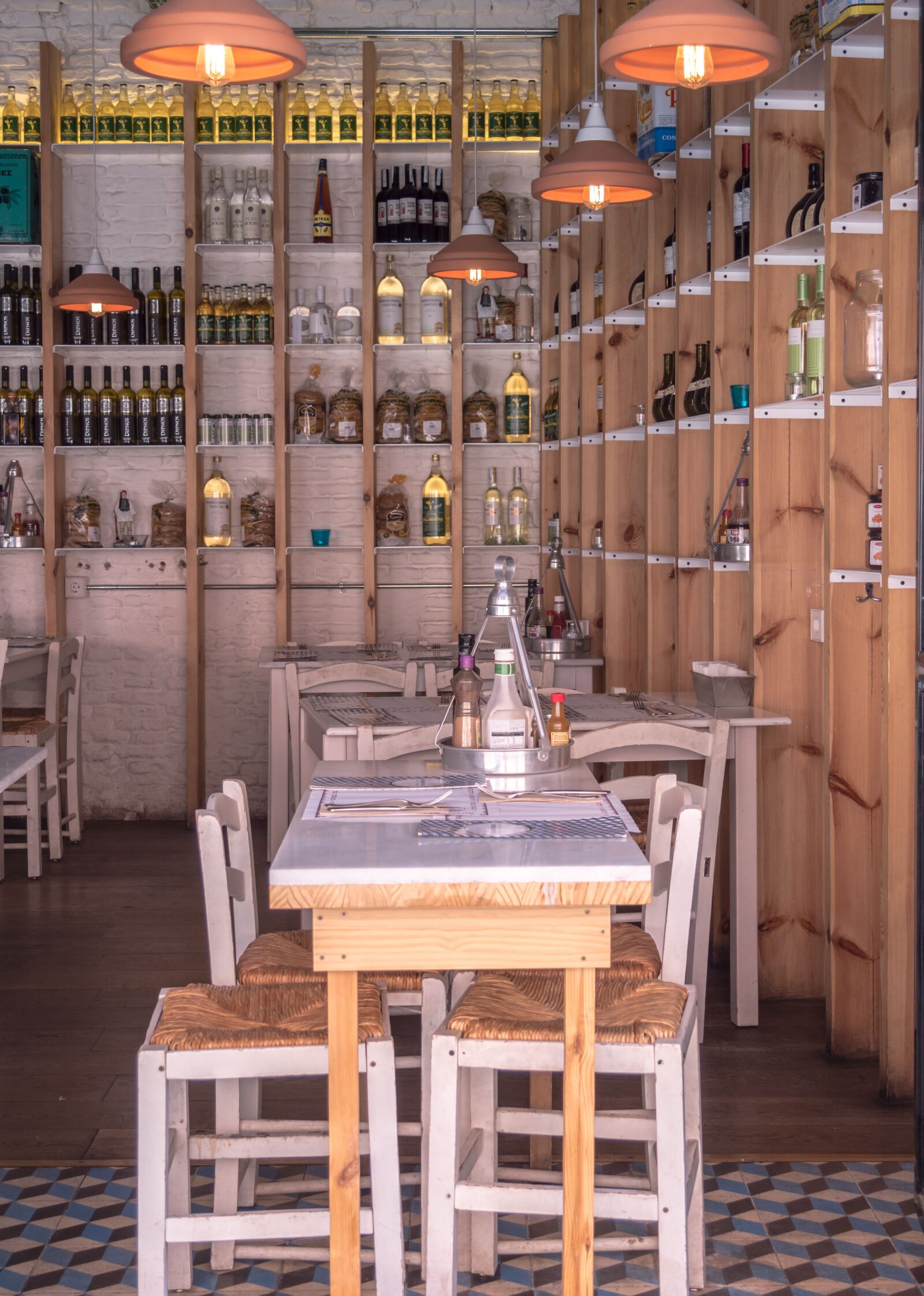 Panasonic Lumix DMC-GX8 sample photo. Bar, restaurant, eat photography