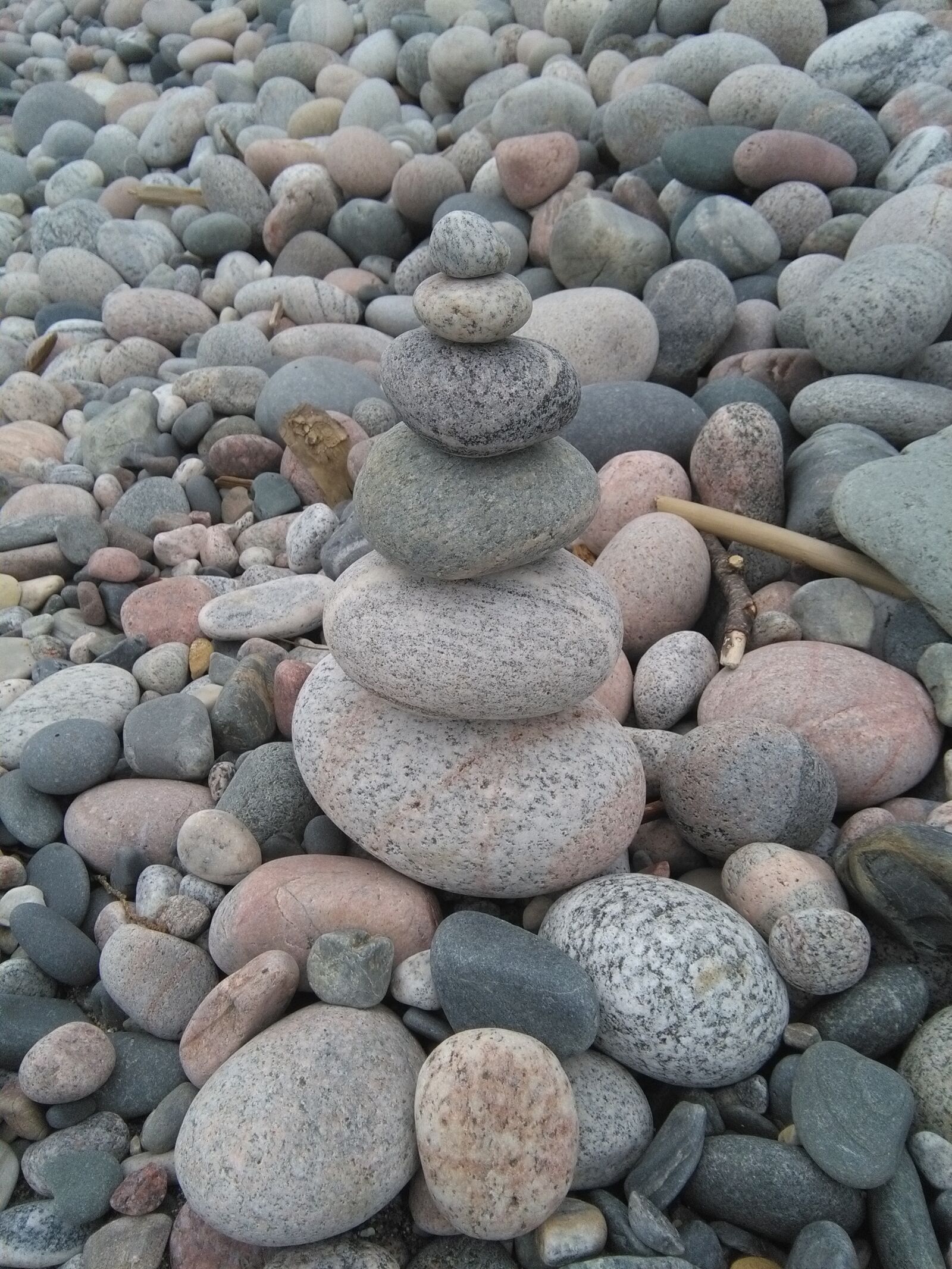 HUAWEI Y6 sample photo. Roller, pebbles, beach photography