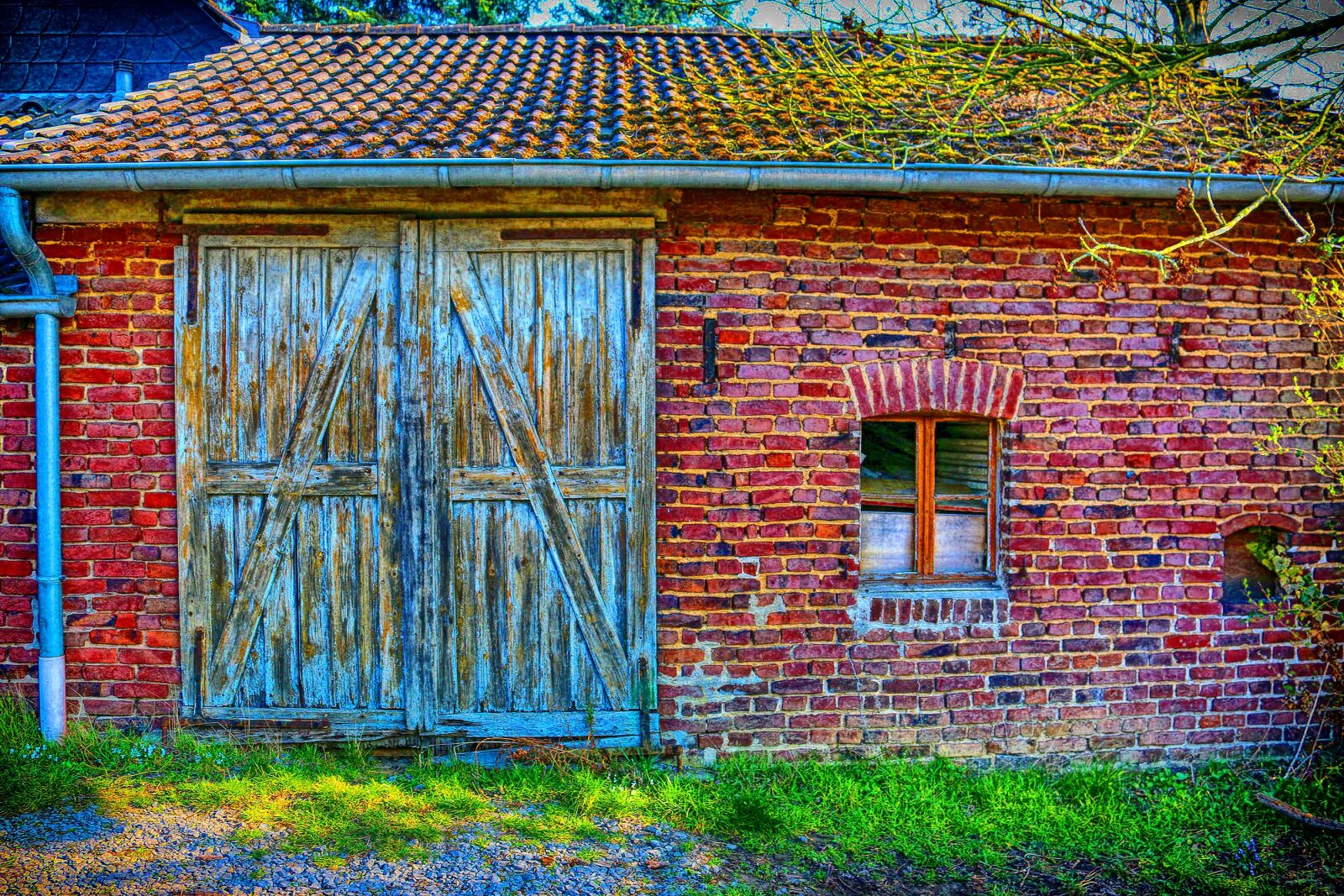 Canon EOS 70D sample photo. Bricks, color, scale photography