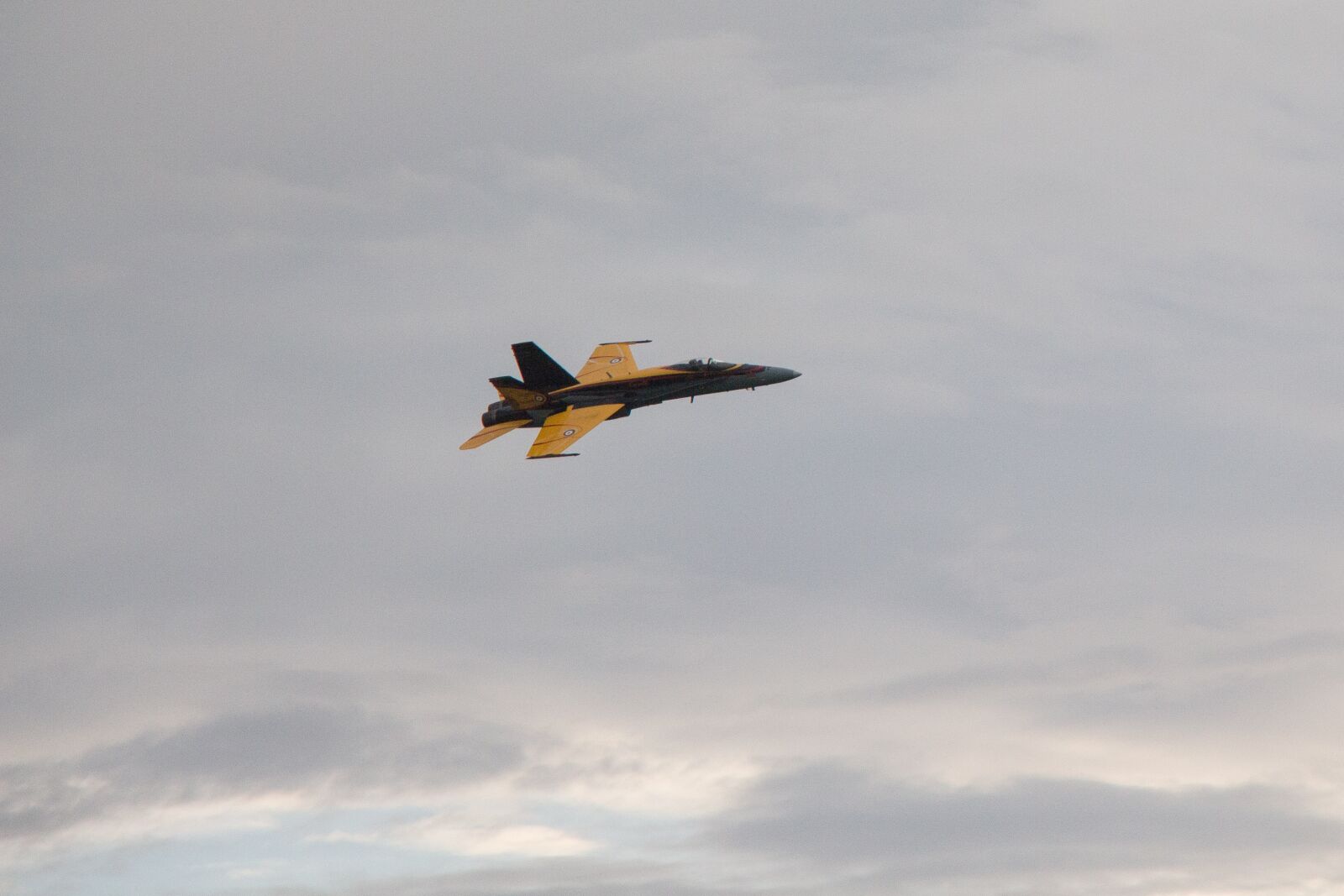 Canon EOS 700D (EOS Rebel T5i / EOS Kiss X7i) sample photo. F-18, canadian, air force photography