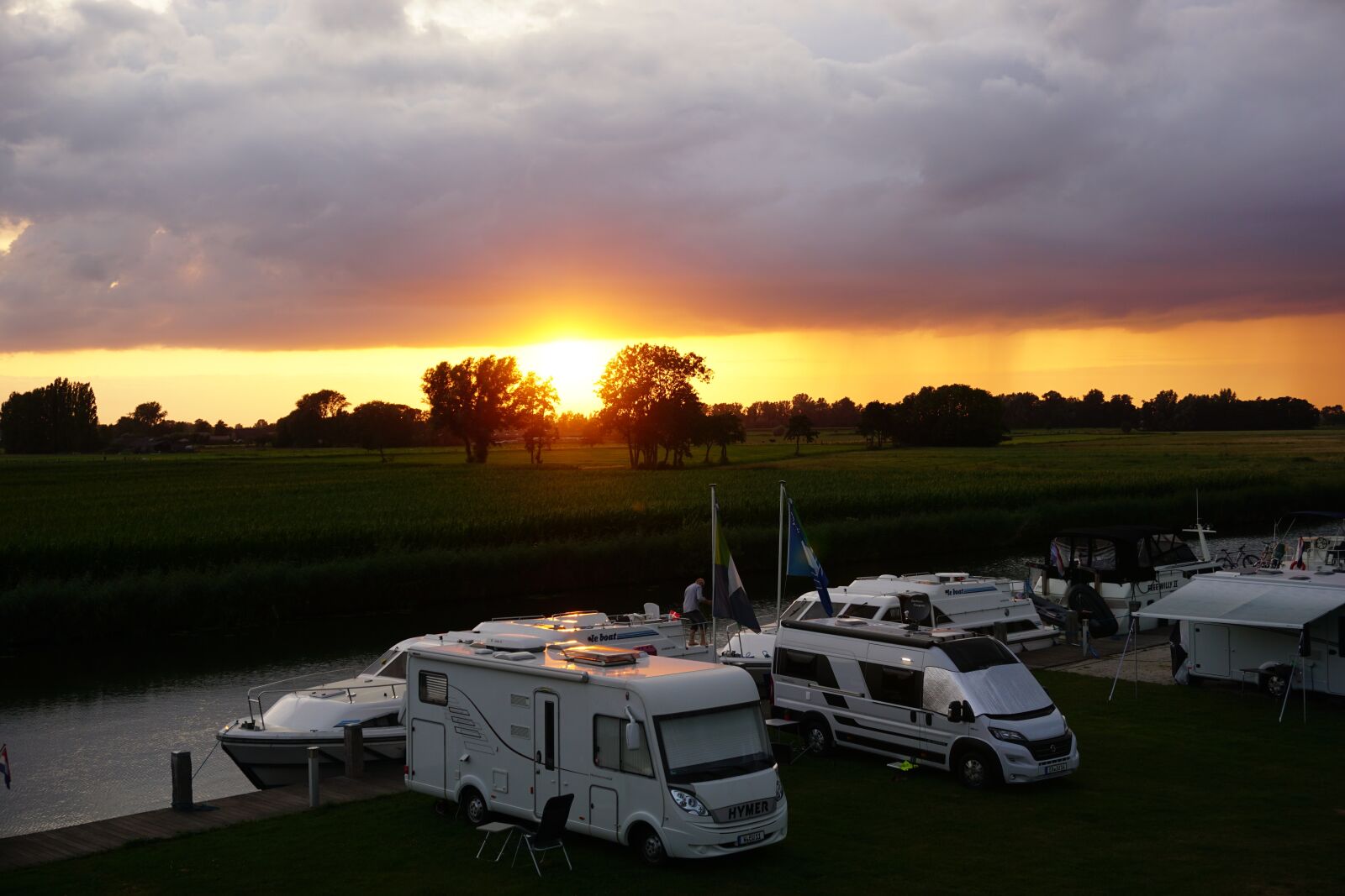 Sony E 16-50mm F3.5-5.6 PZ OSS sample photo. Netherlands, abendstimmung, boats photography
