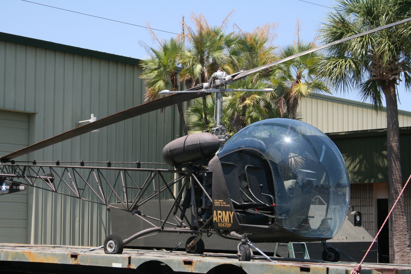 Canon EOS 400D (EOS Digital Rebel XTi / EOS Kiss Digital X) sample photo. Helicopter, army, military photography