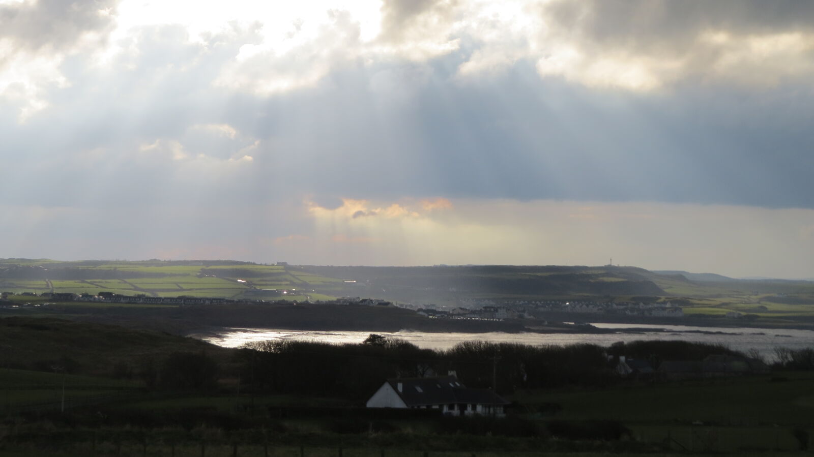 Canon PowerShot SX50 HS sample photo. Light, sky photography