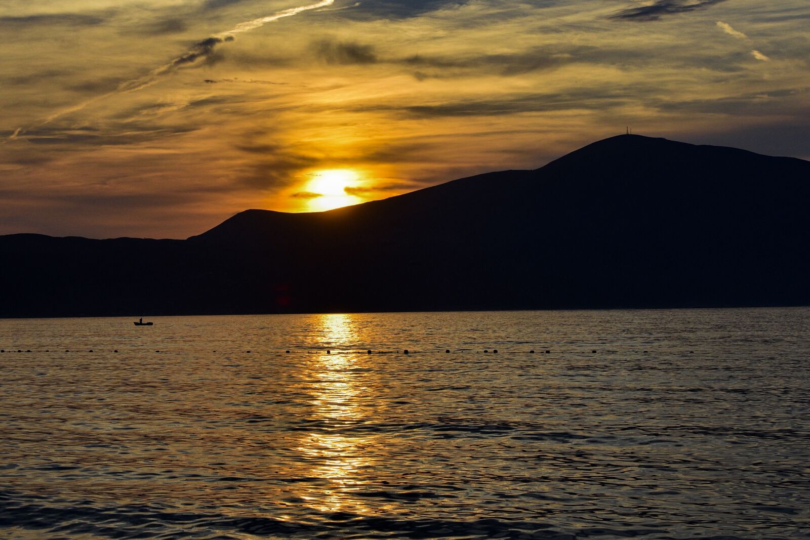 Nikon D3400 sample photo. Sunset, beach, mountain photography