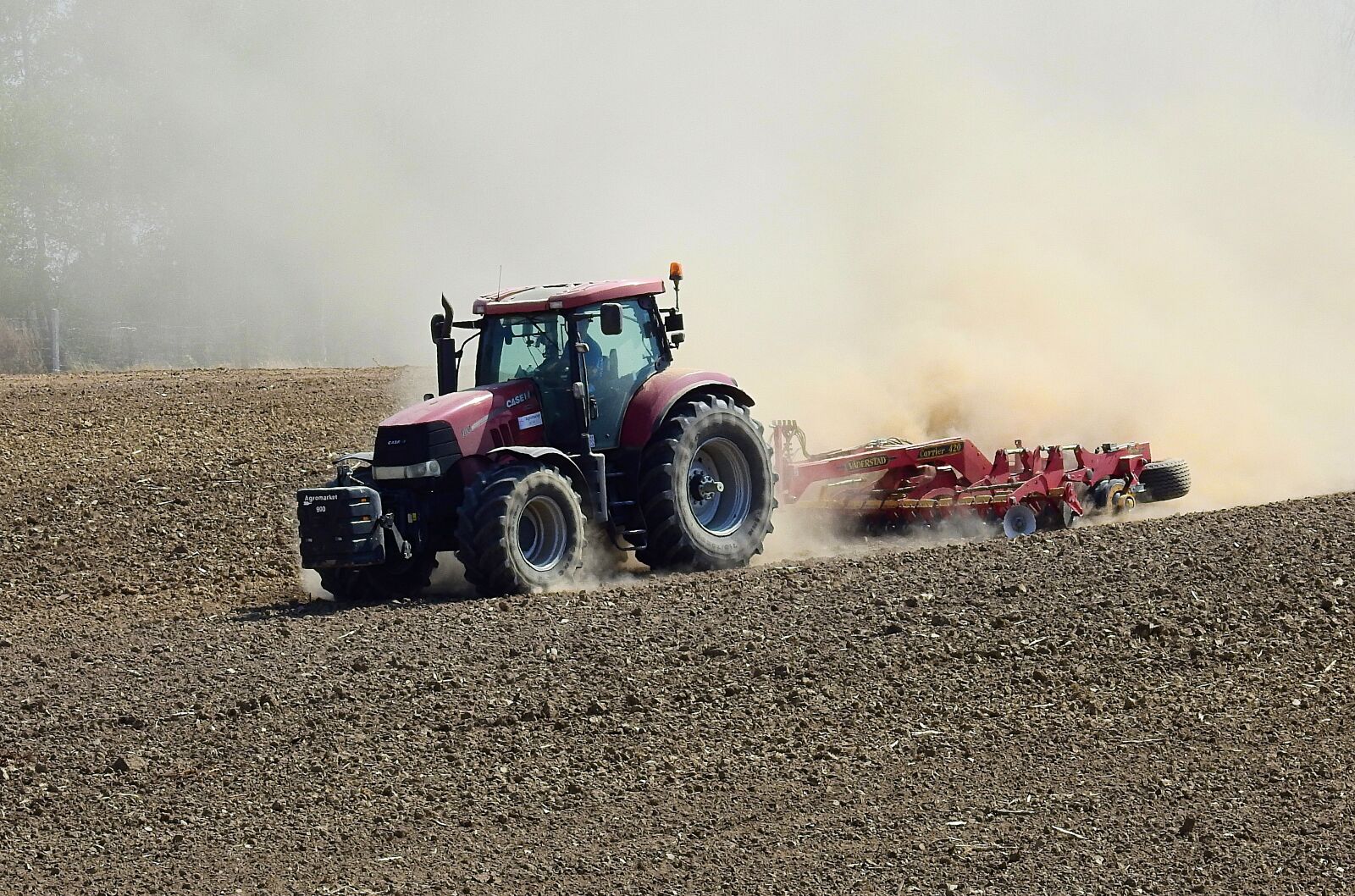 Nikon Coolpix P900 sample photo. Drought, work equipment, tractor photography